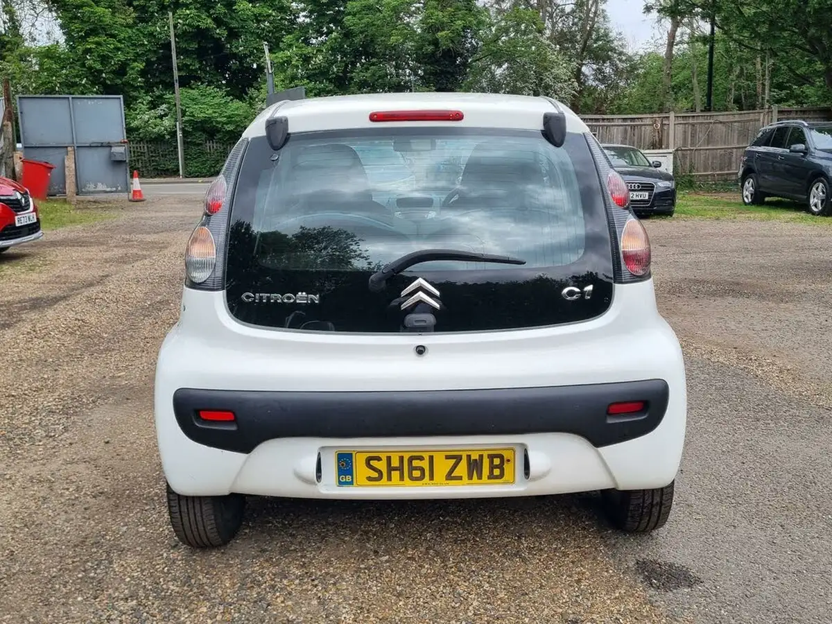 2011-citroen-c1-10-vtr-68-5d-big-5