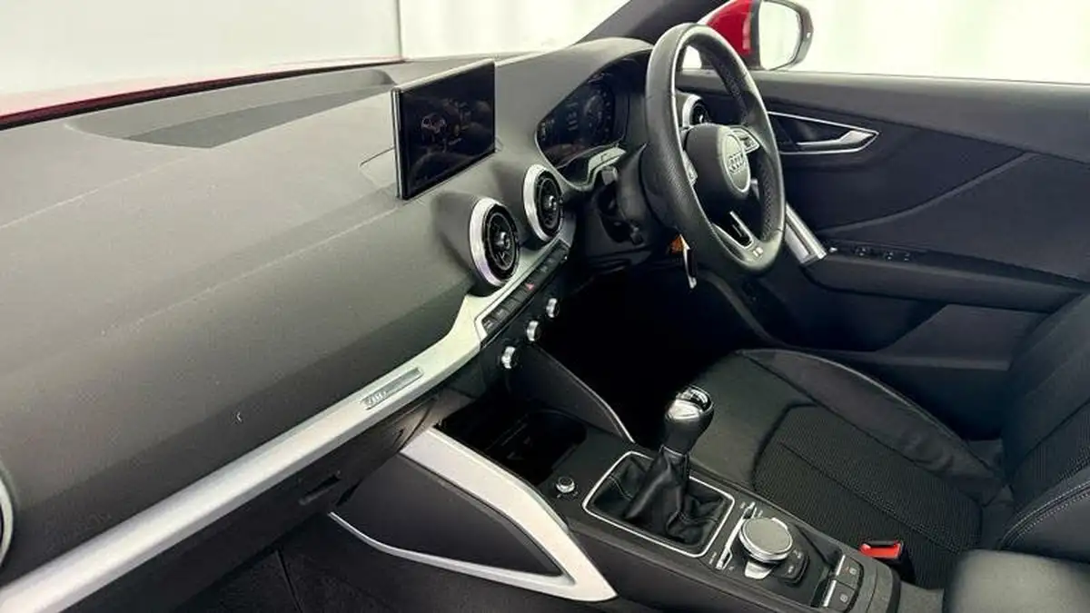 2021-audi-q2-10-30-tfsi-s-line-big-1