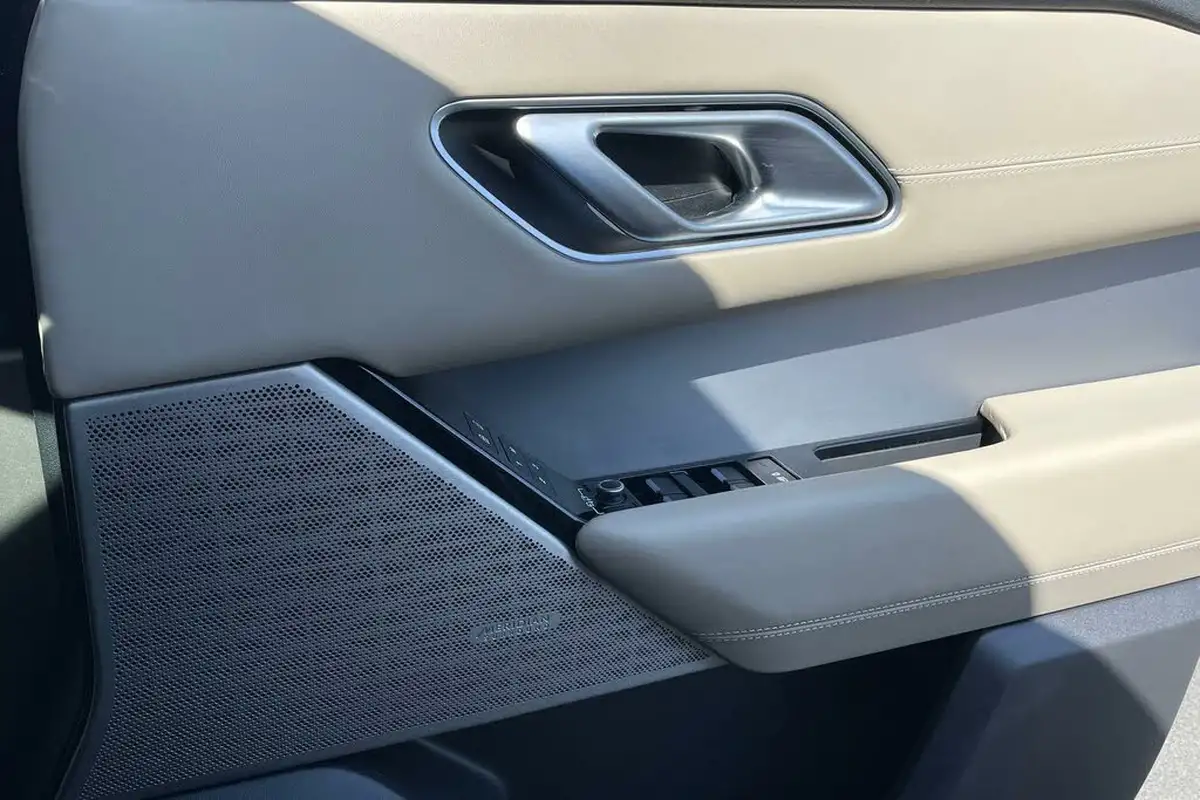 2022-land-rover-range-rover-velar-20-p250-r-dynamic-hse-249ps-big-45