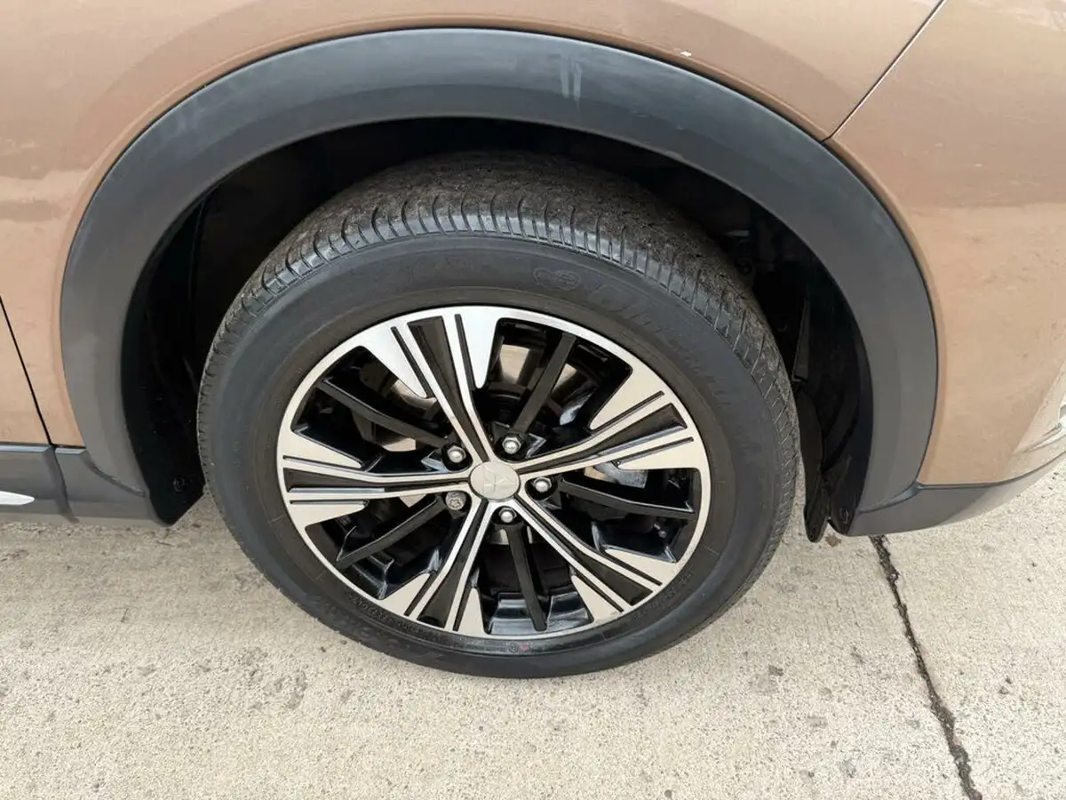 2019-mitsubishi-eclipse-cross-15-4-auto-big-13