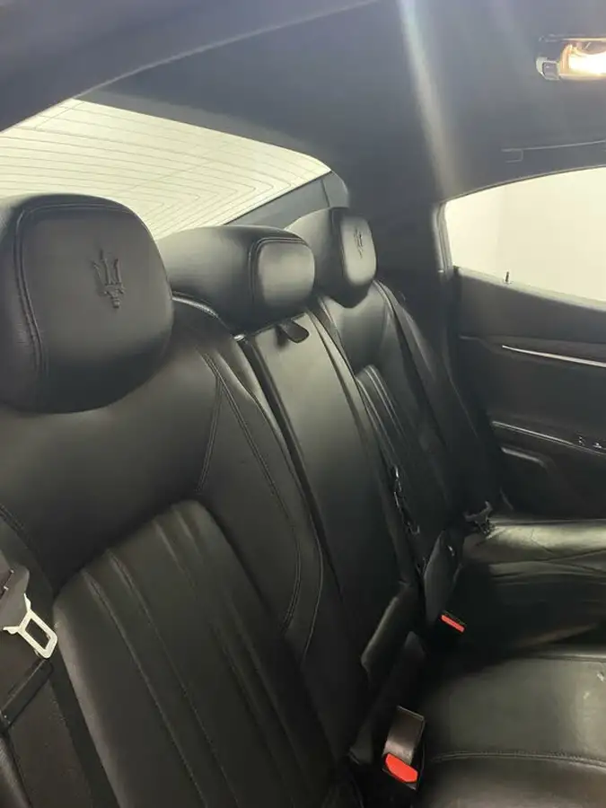 2016-maserati-ghibli-30td-big-12