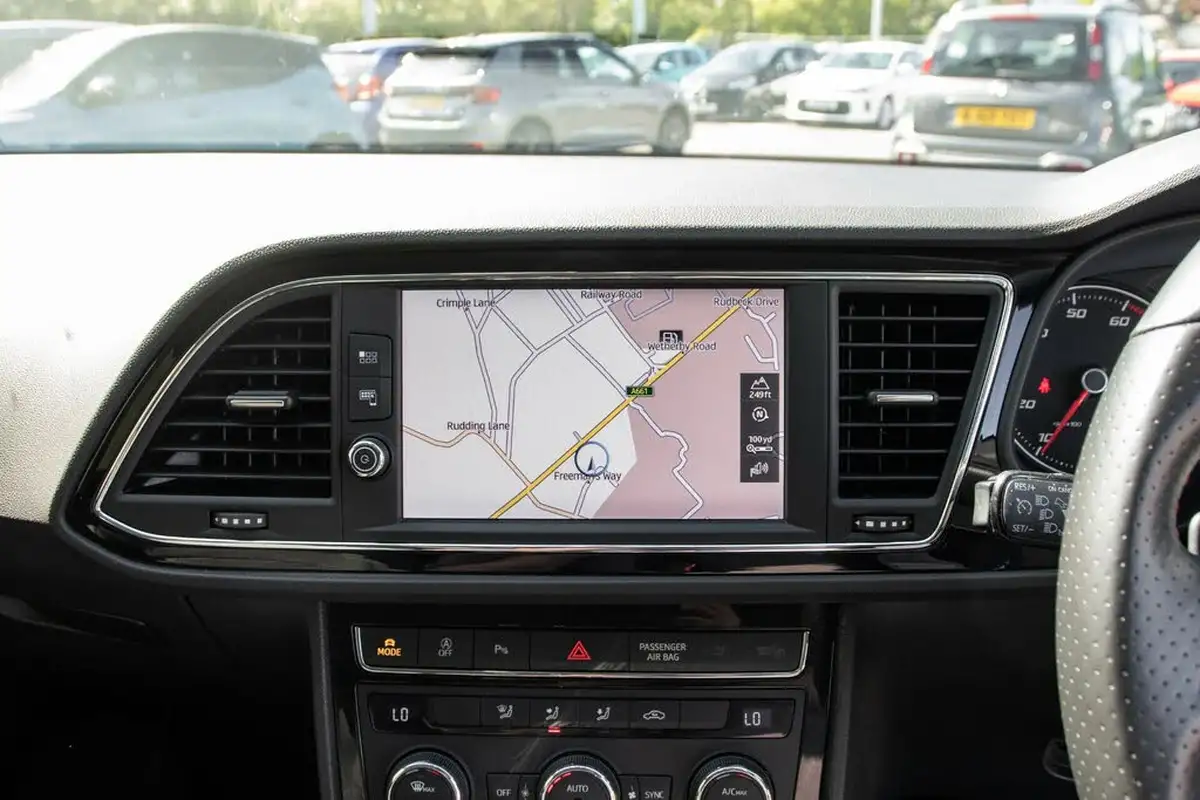 2019-seat-leon-15-tsi-evo-fr-150ps-ss-estate-dsg-big-26