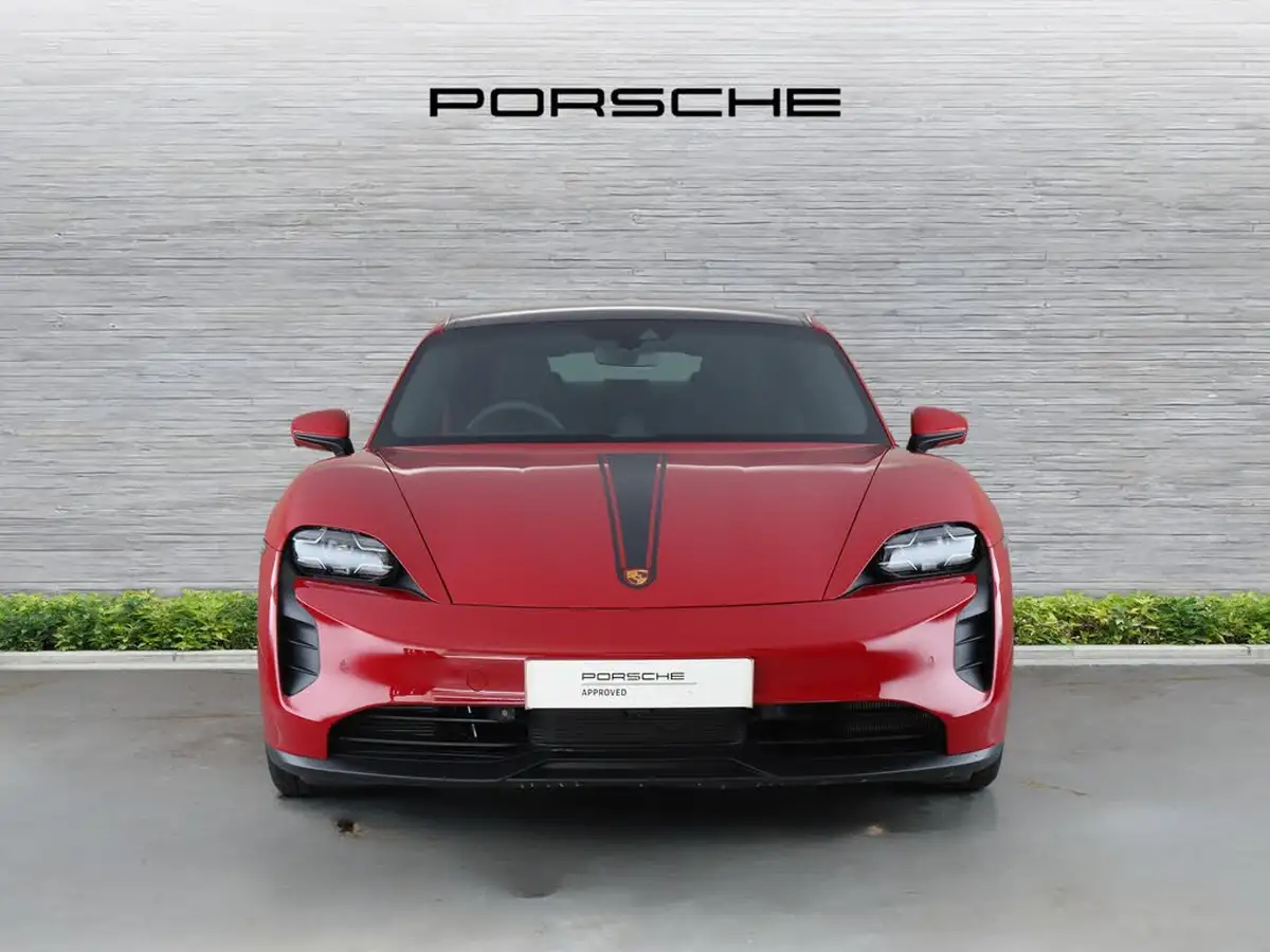 2023-porsche-taycan-e-gts-big-4