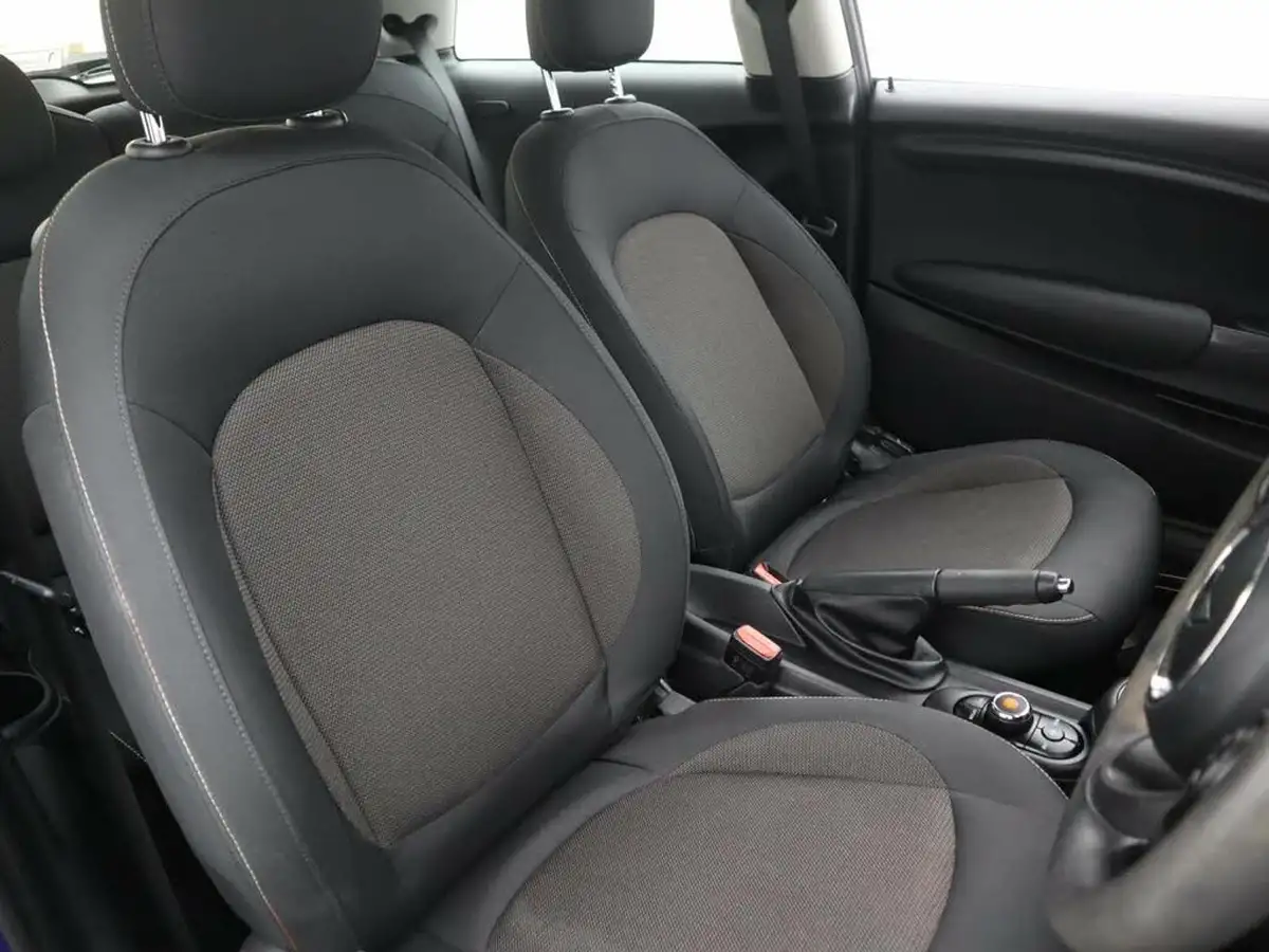 2019-mini-cooper-15-cooper-classic-hatchback-3d-auto-big-7