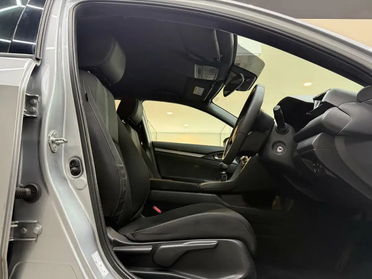 2018-honda-civic-10-vtec-turbo-se-126ps-hatchback-5d-big-16