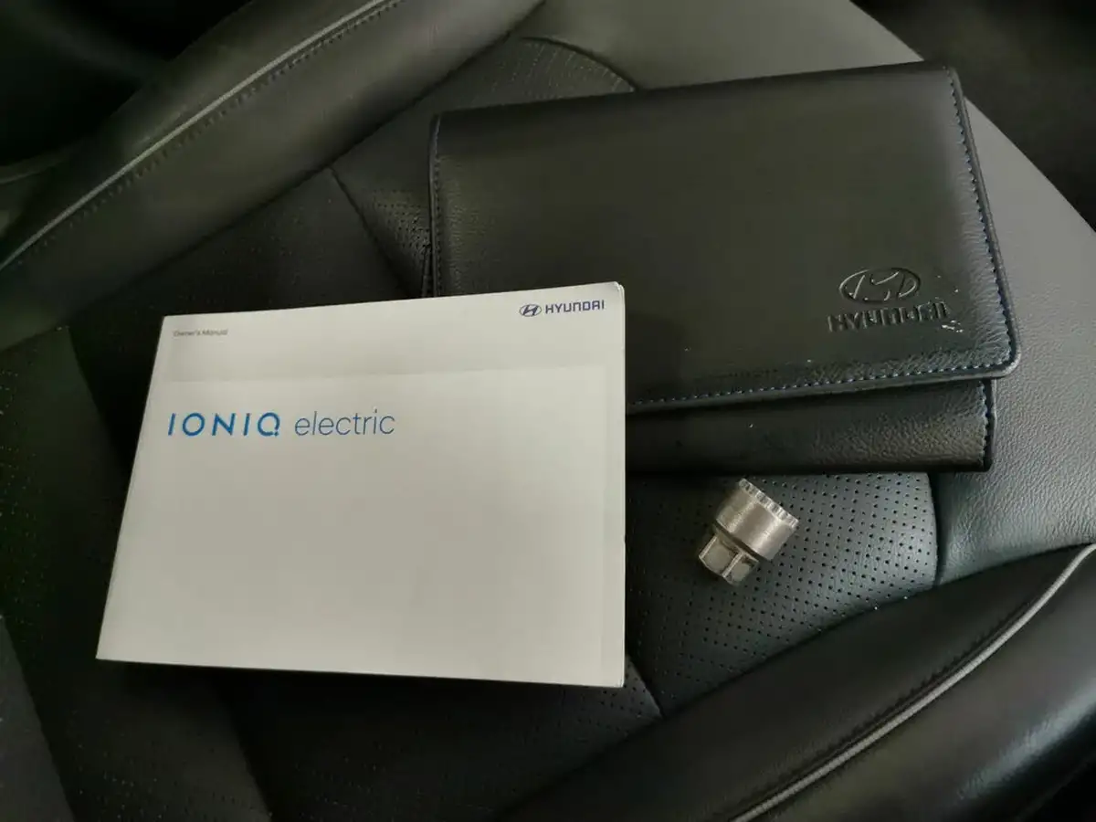 2021-hyundai-ioniq-e-premium-electric-100kw-big-32