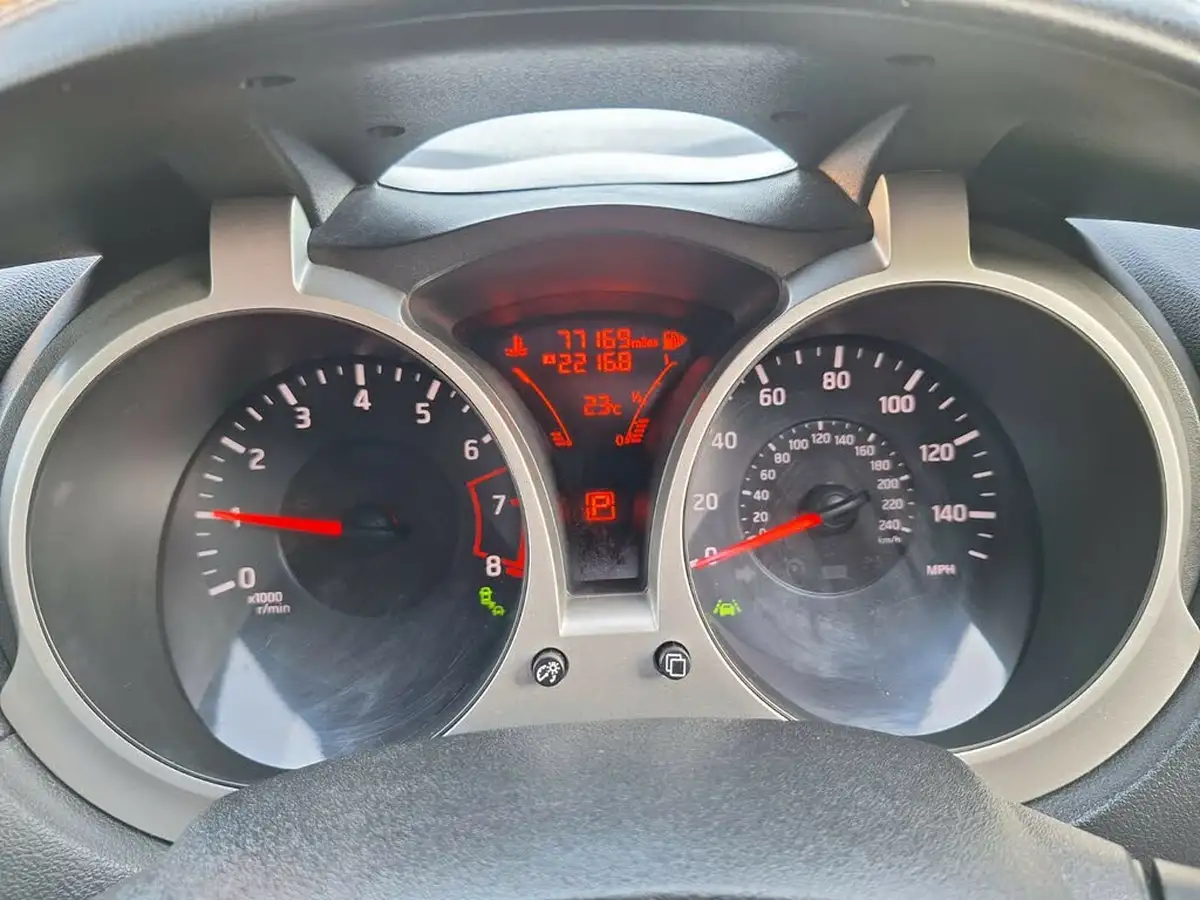 2014-nissan-juke-16-tekna-117ps-1598cc-xtronic-cvt-big-36