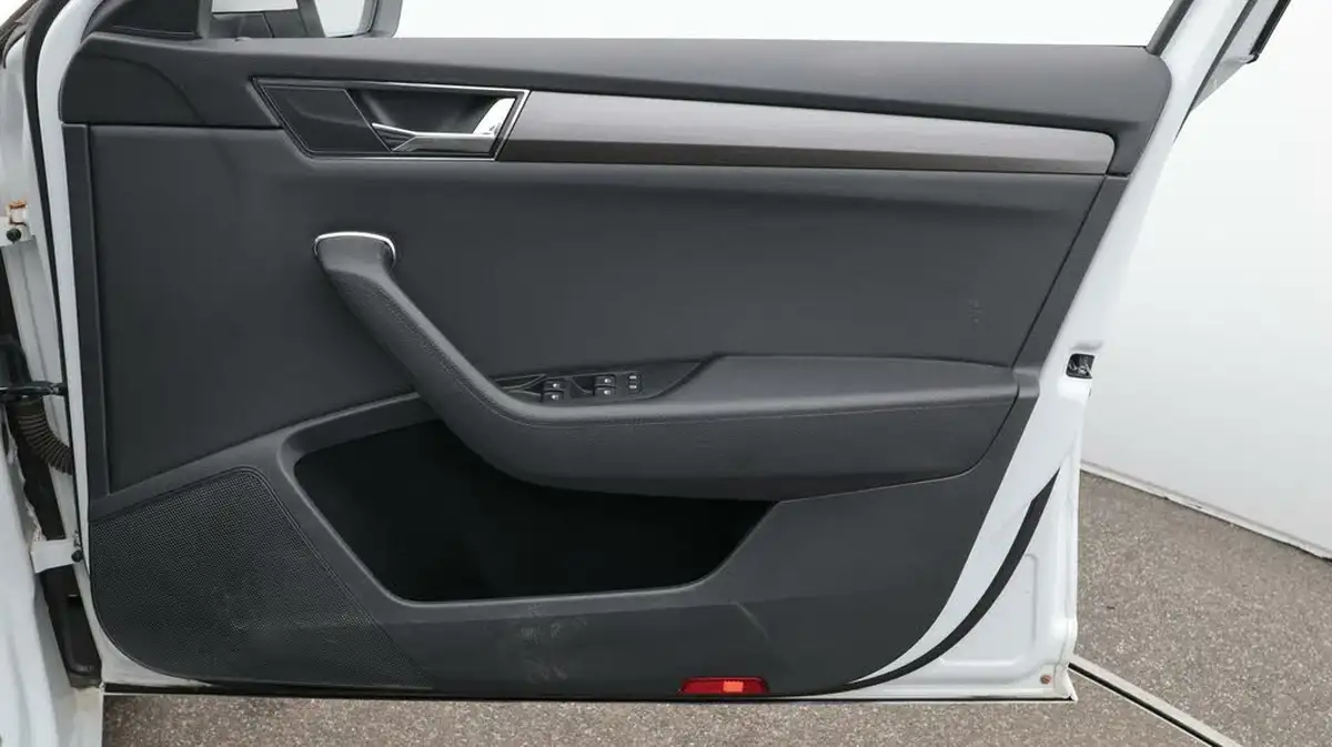 2020-skoda-superb-15-tsi-se-l-estate-big-15