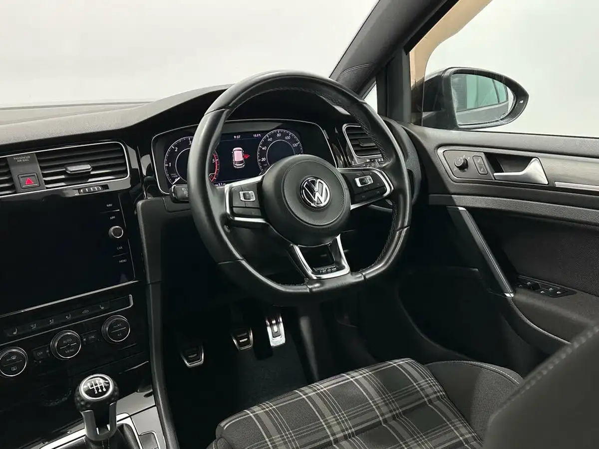 2018-volkswagen-golf-20tdi-gtd-hatchback-5d-big-9