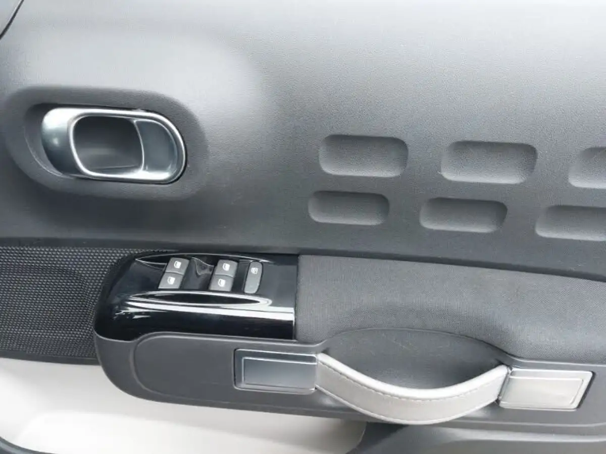 2021-citroen-c3-12-puretech-shine-83ps-big-18