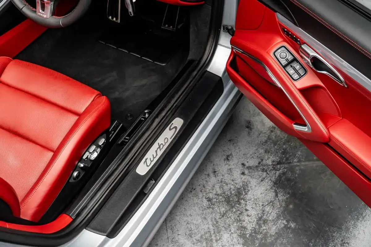 2014-porsche-911-38-turbo-s-coupe-big-29