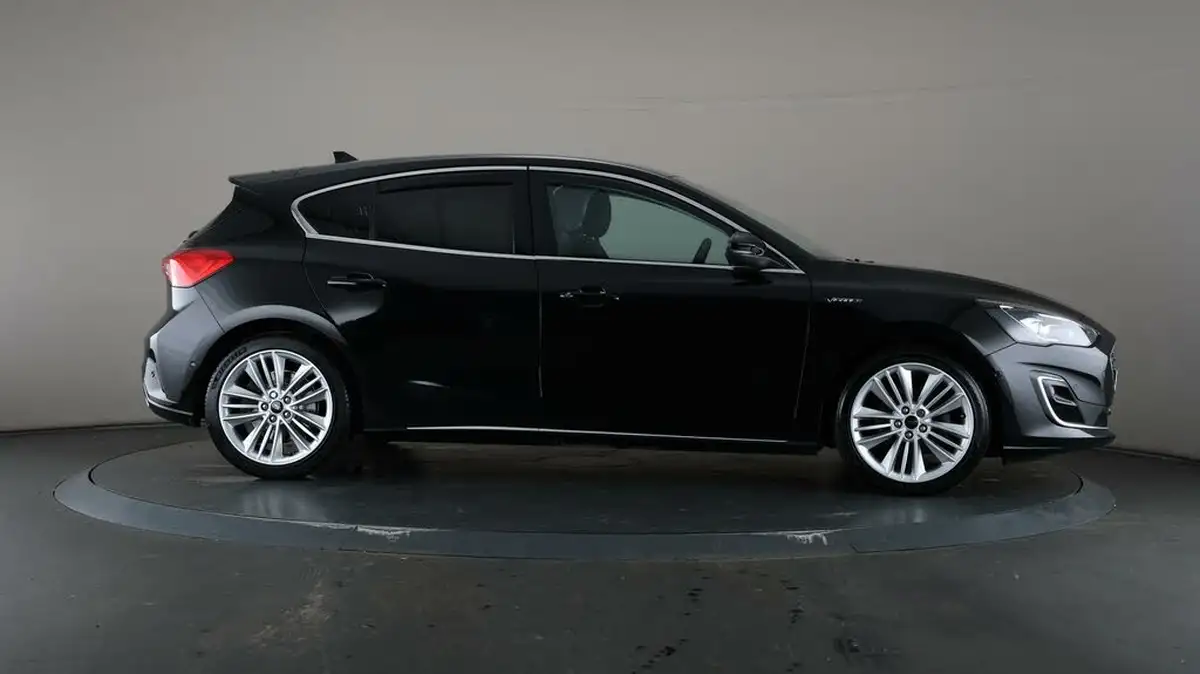2020-ford-focus-15-vignale-hatchback-big-50