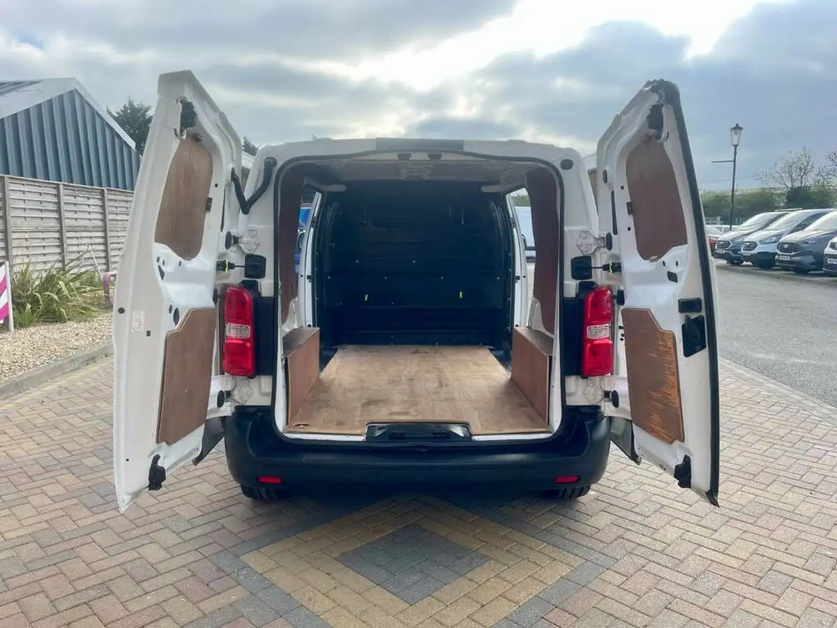 2018-peugeot-expert-16bluehdi-professional-standard-1000-115-ss-big-46