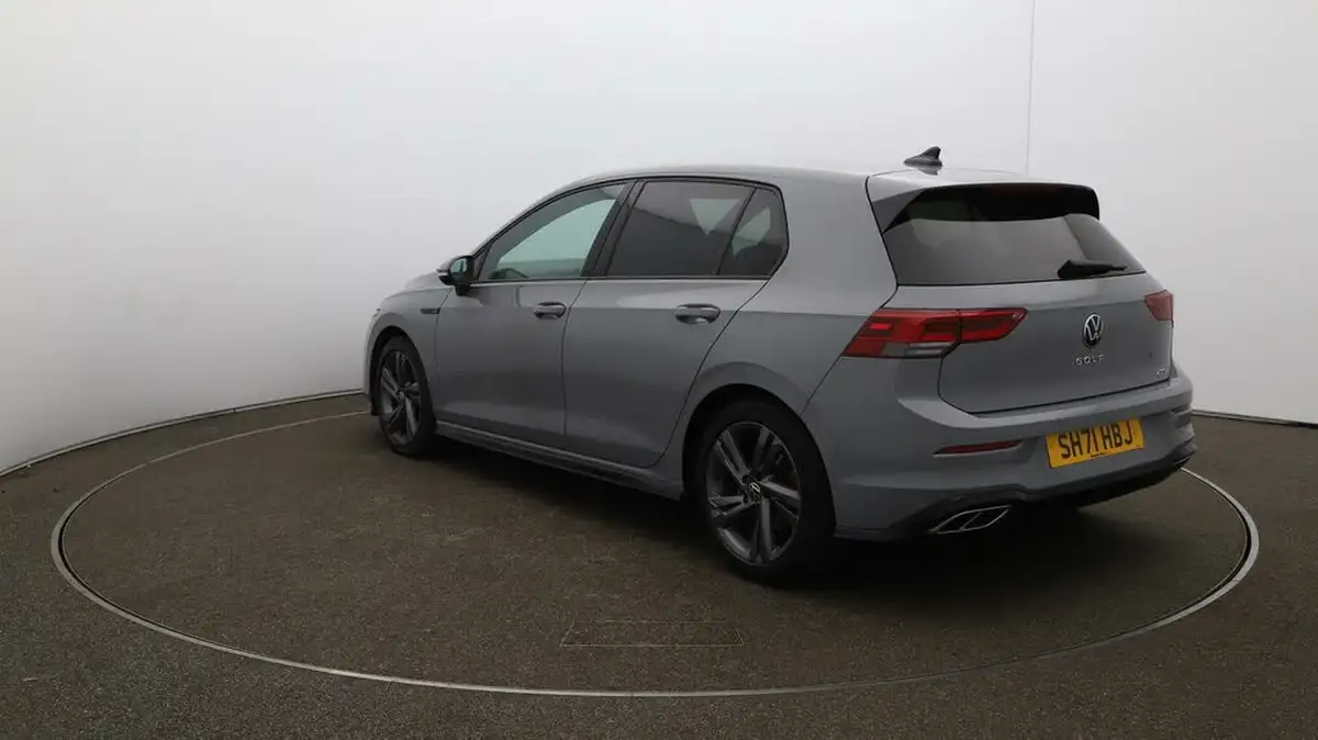 2021-volkswagen-golf-big-57