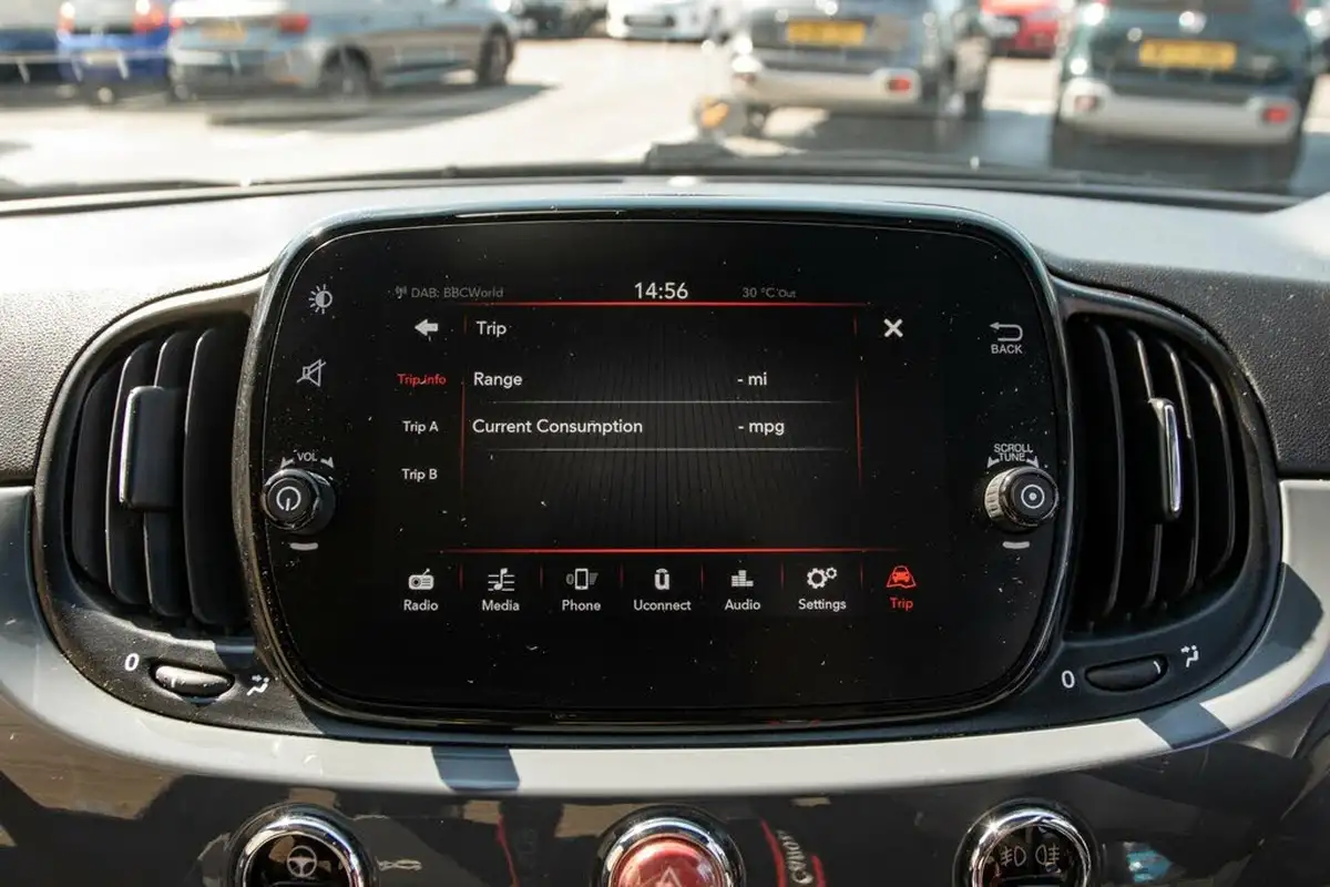 2020-fiat-500-10-lounge-big-26