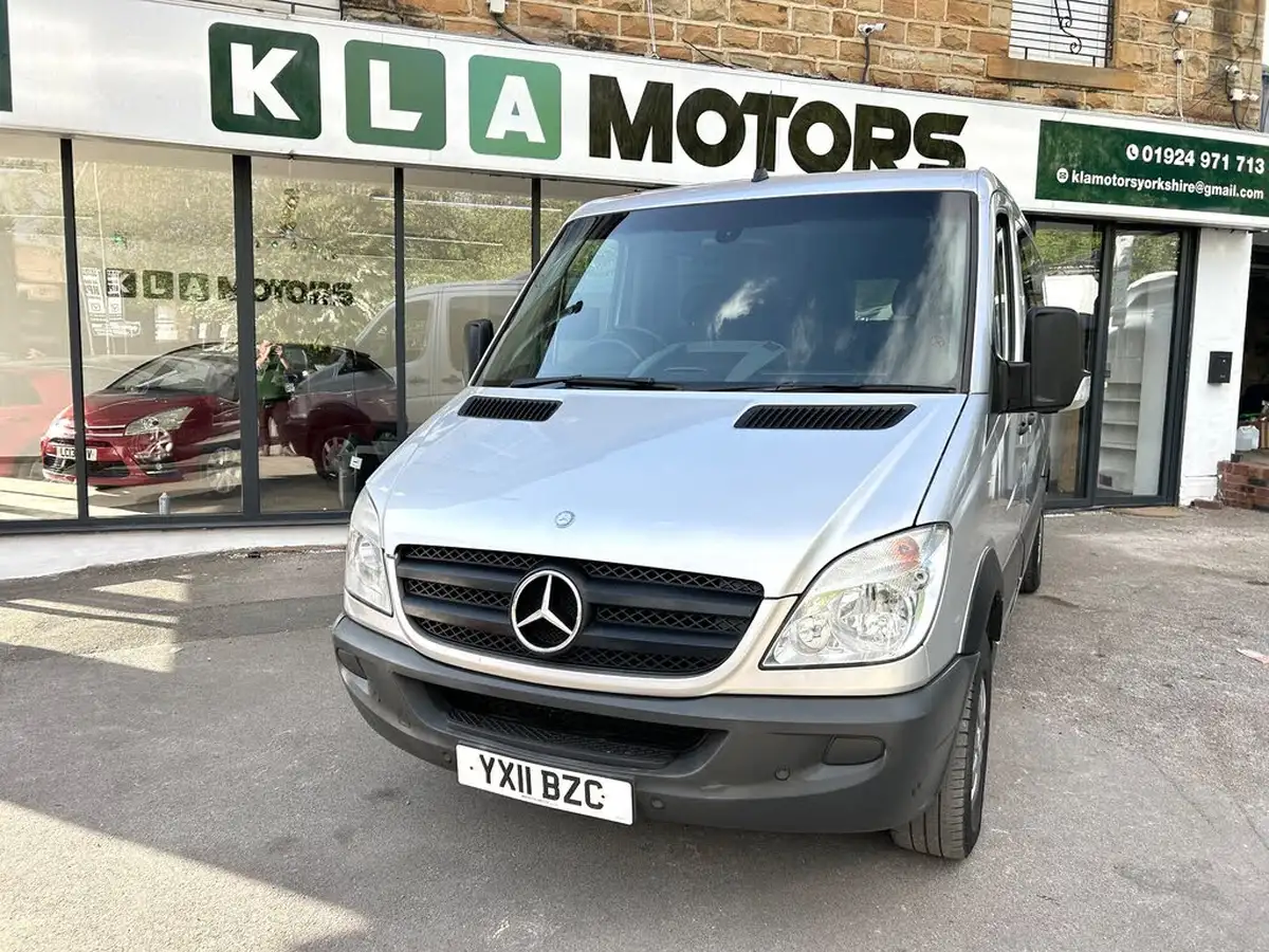 2011-mercedes-benz-sprinter-21td-310cdi-swb-high-roof-van-big-7