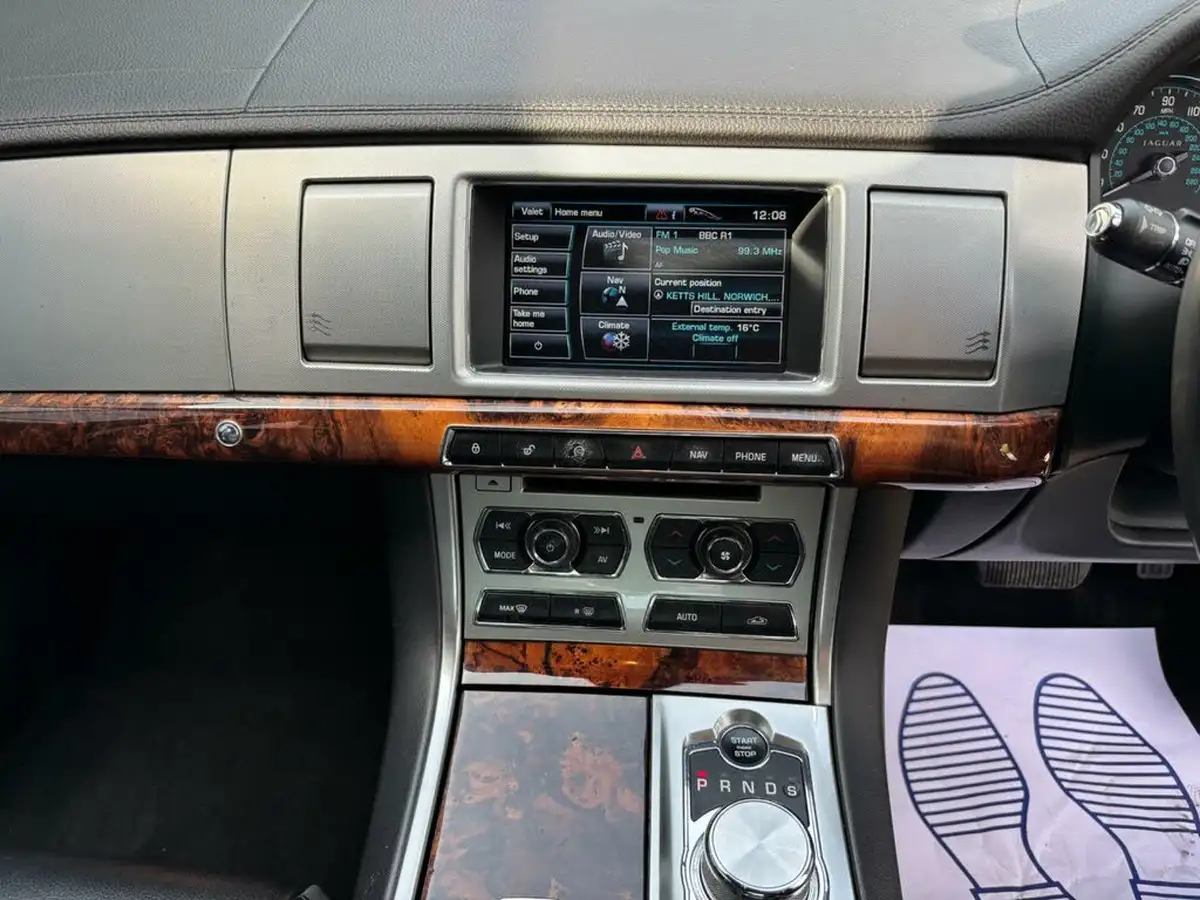 2012-jaguar-xf-22td-luxury-190ps-saloon-4d-auto-big-11