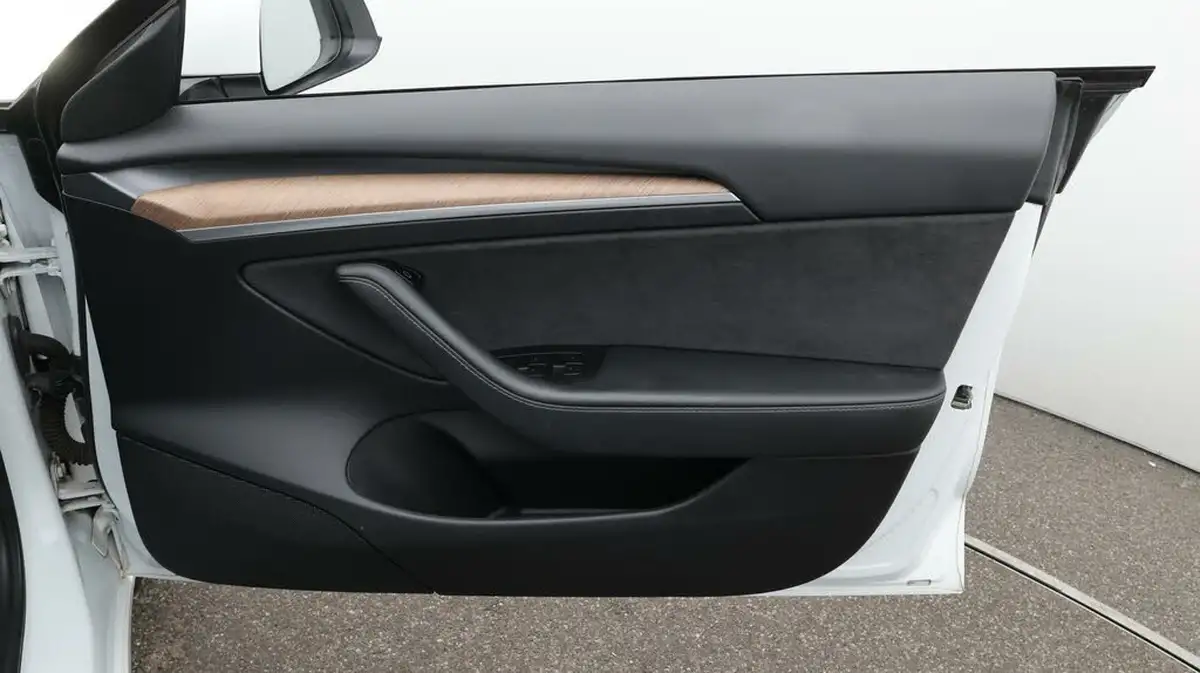 2021-tesla-model-3-e-long-range-4x4-big-15