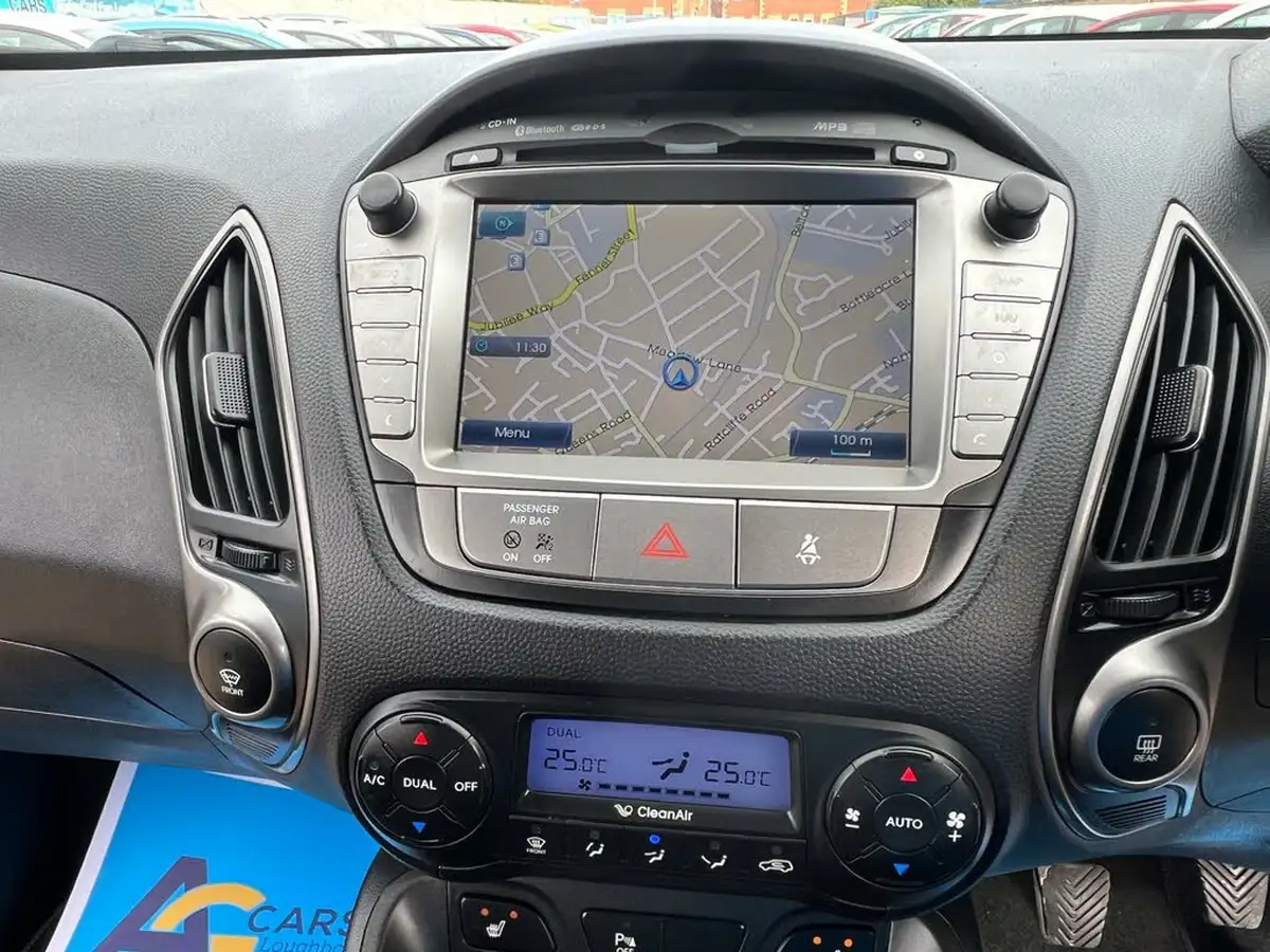 2013-hyundai-ix35-17td-se-nav-big-21