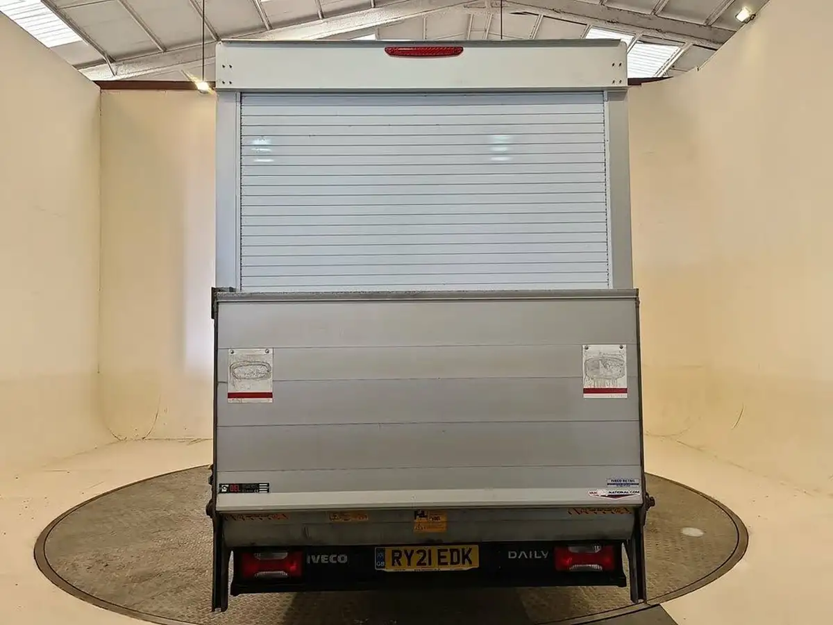 2021-iveco-daily-s-class-23td-35s14h-3000-big-12