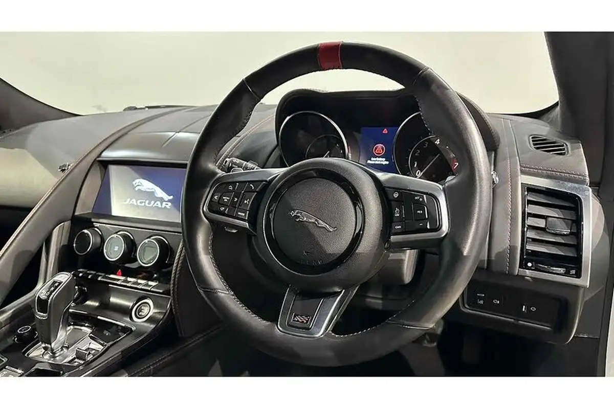 2019-jaguar-f-type-20-i4-chequered-flag-coupe-big-34