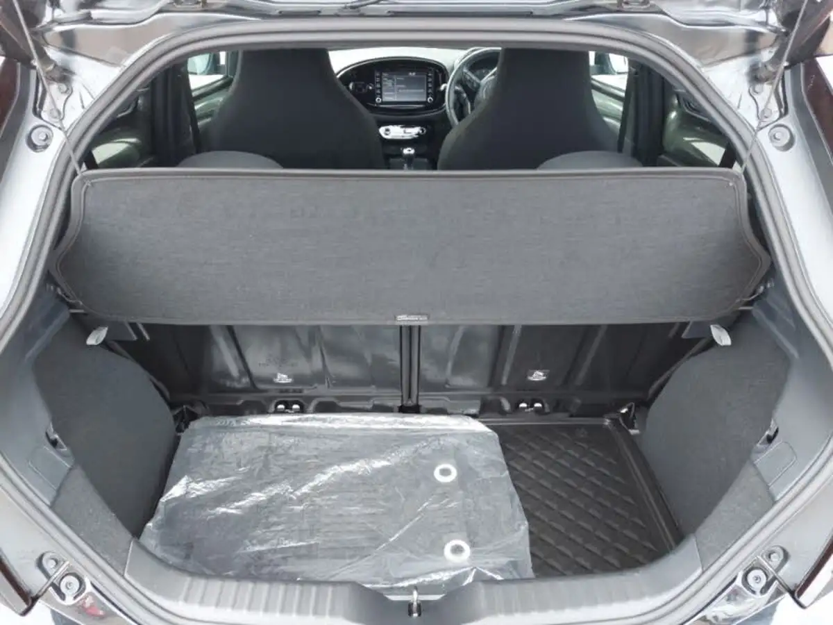2022-toyota-aygo-x-10-vvt-i-edge-big-7