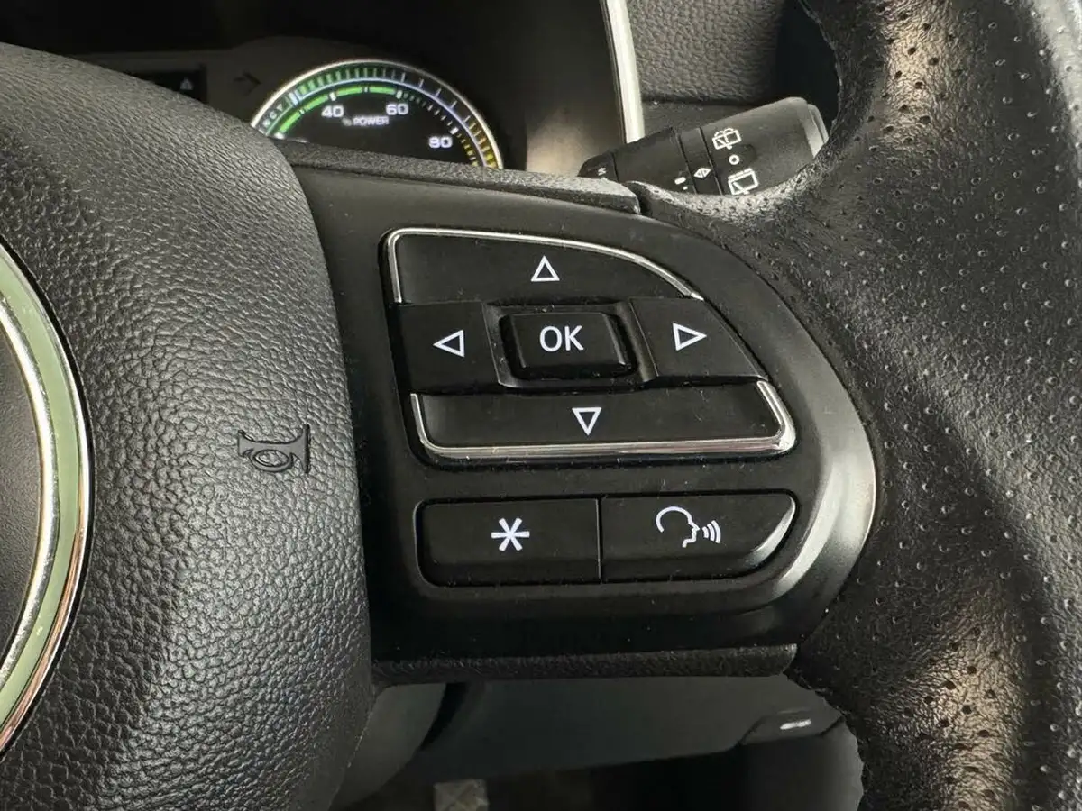 2020-mg-zs-suv-e-exclusive-ev-big-18