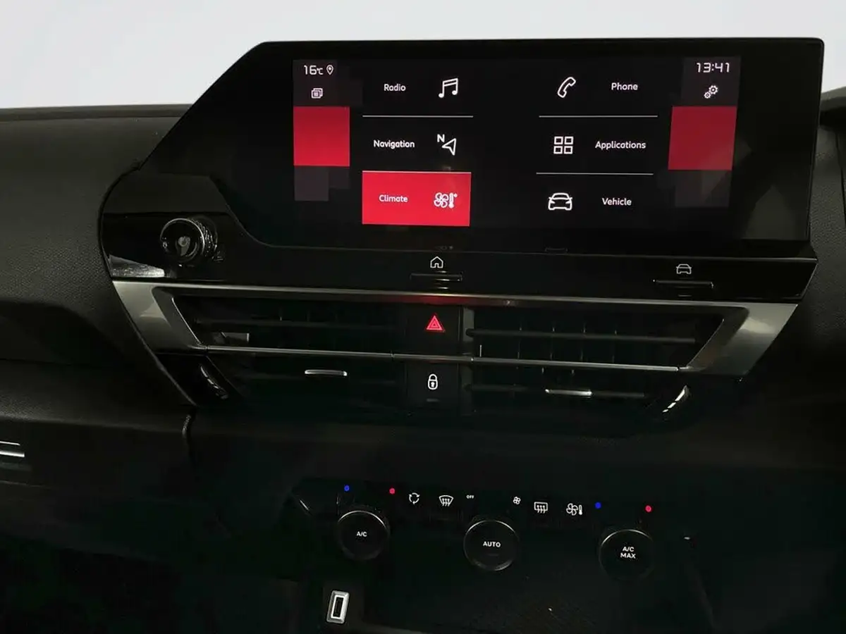 2021-citroen-c4-12-puretech-sense-big-16