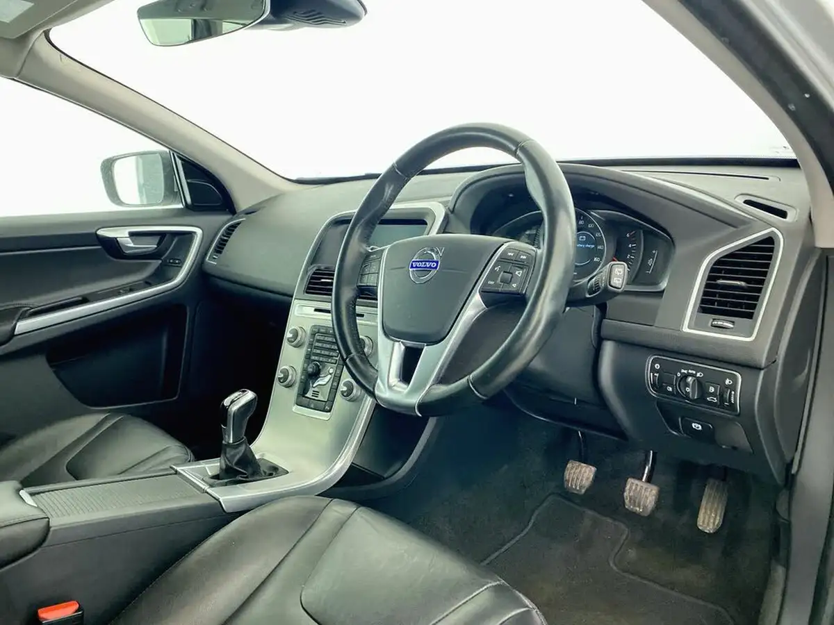 2017-volvo-xc60-20td-d4-se-big-30