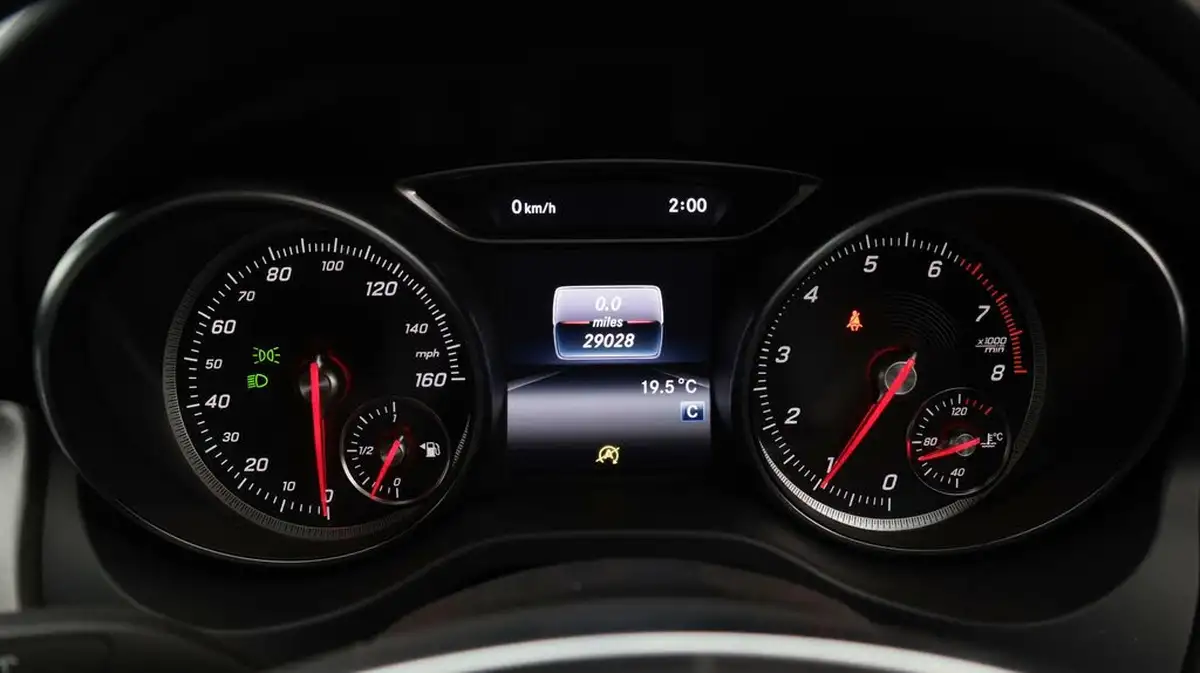 2018-mercedes-benz-gla-class-16-gla-200-amg-line-154bhp-big-10