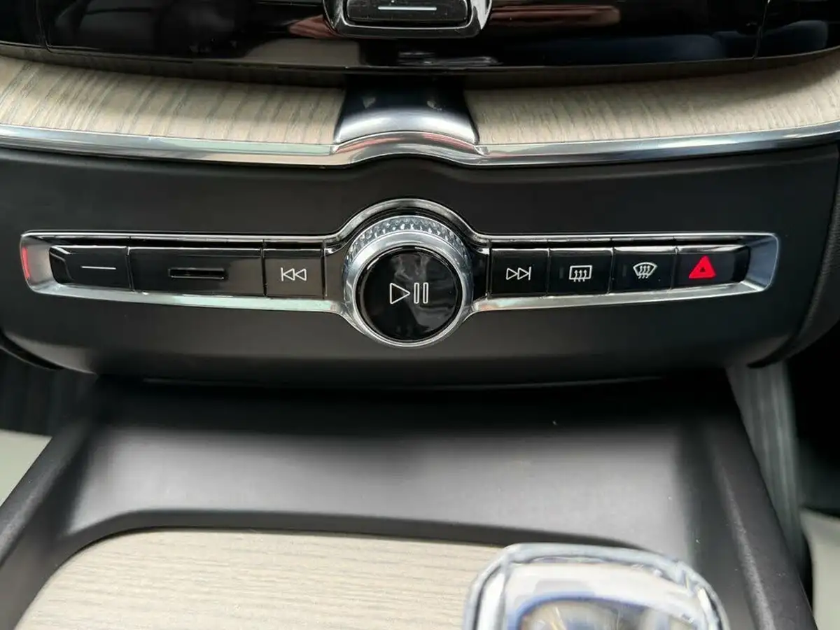 2021-volvo-xc60-20td-b4-inscription-pro-awd-big-30
