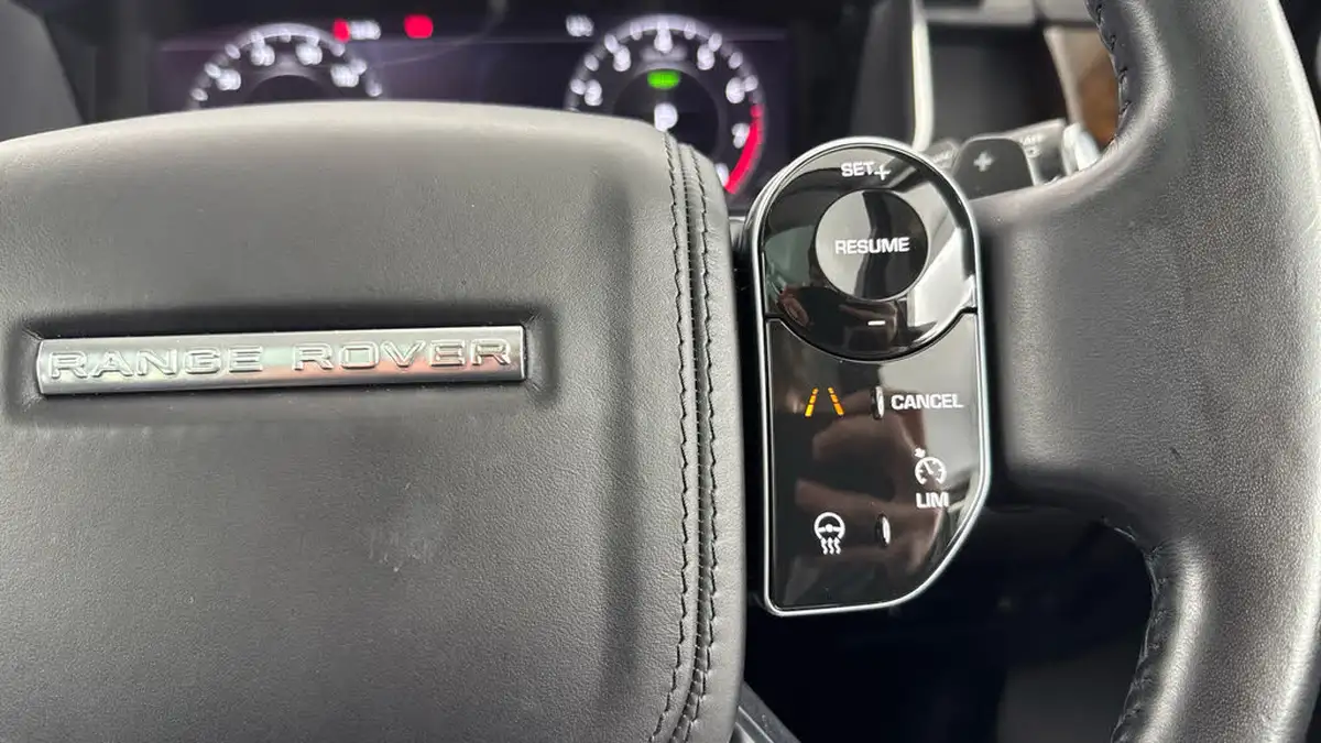 2021-land-rover-range-rover-30-p400-vogue-big-20