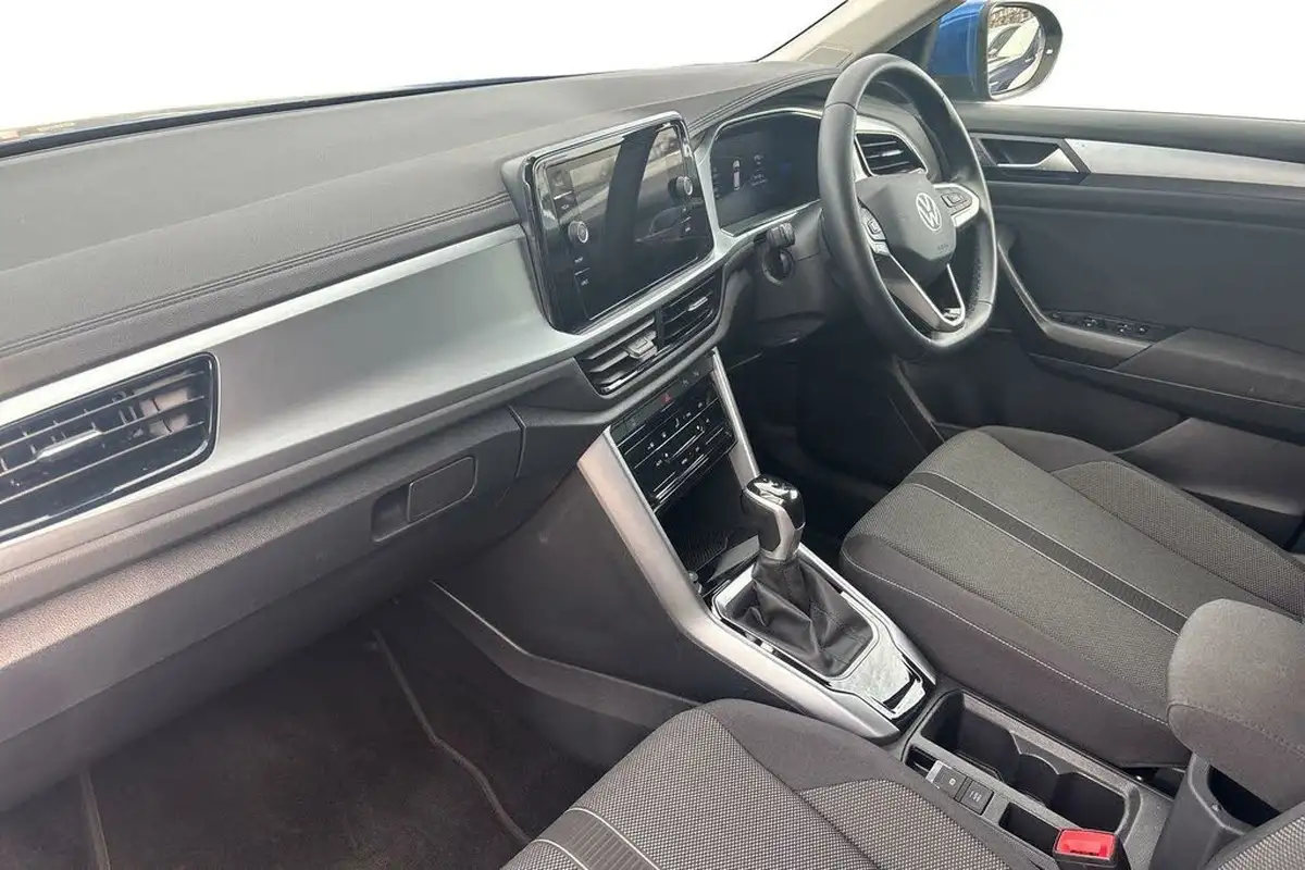 2023-volkswagen-t-roc-15-tsi-life-dsg-big-32