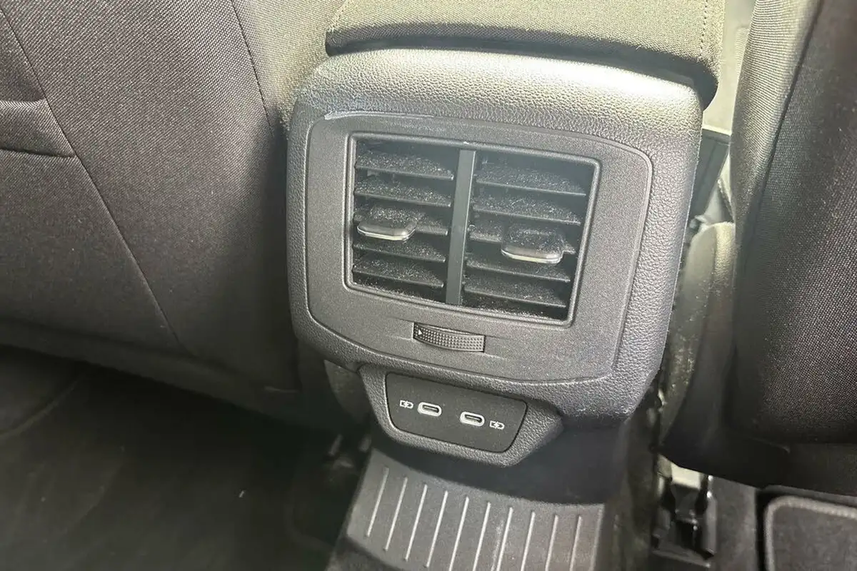 2023-volkswagen-t-roc-15-tsi-life-dsg-big-52