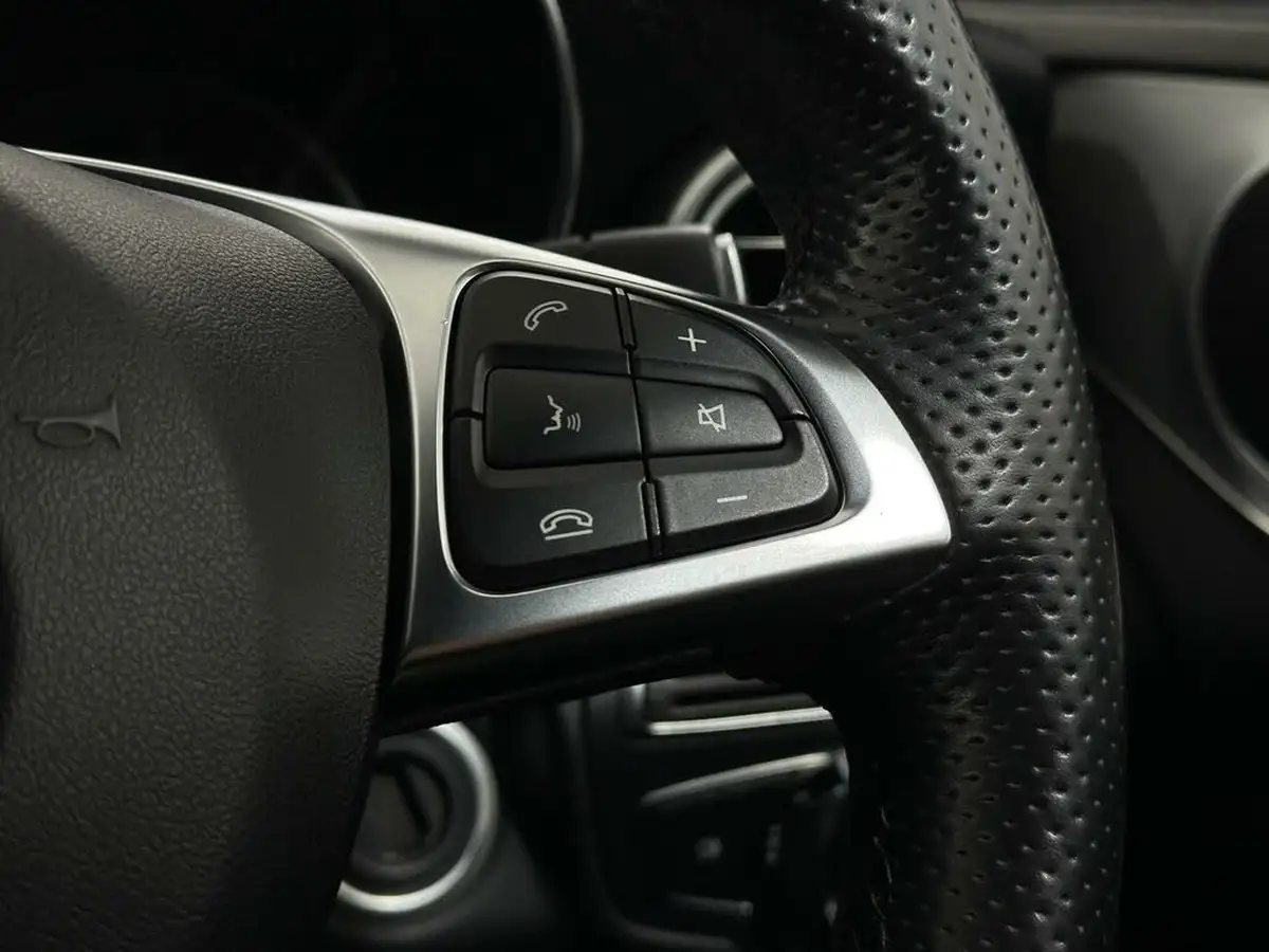 2015-mercedes-benz-c-class-21cdi-c300-amg-line-premiumss-saloon-4d-big-13