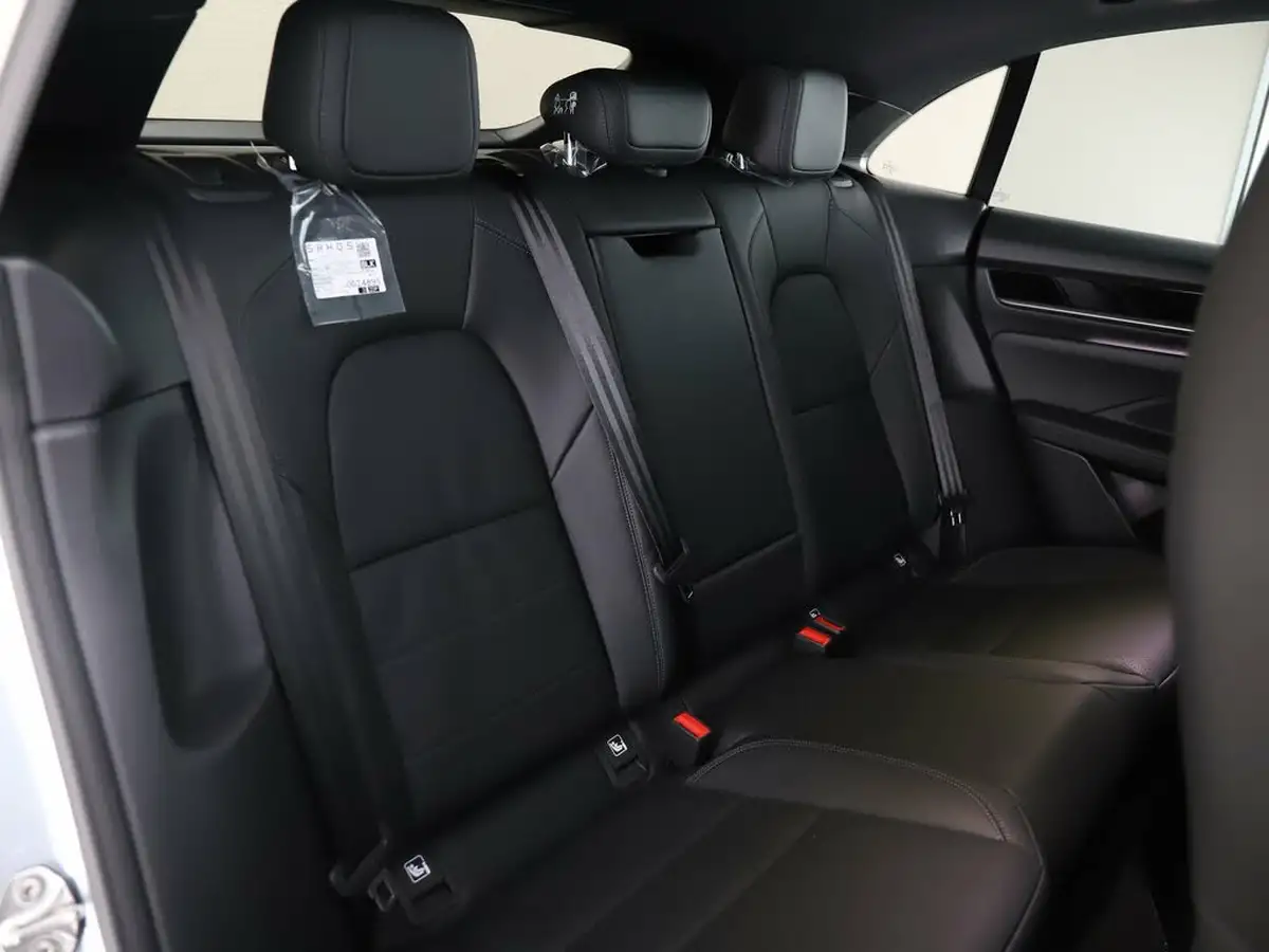 2025-porsche-macan-e-4s-electric-big-12
