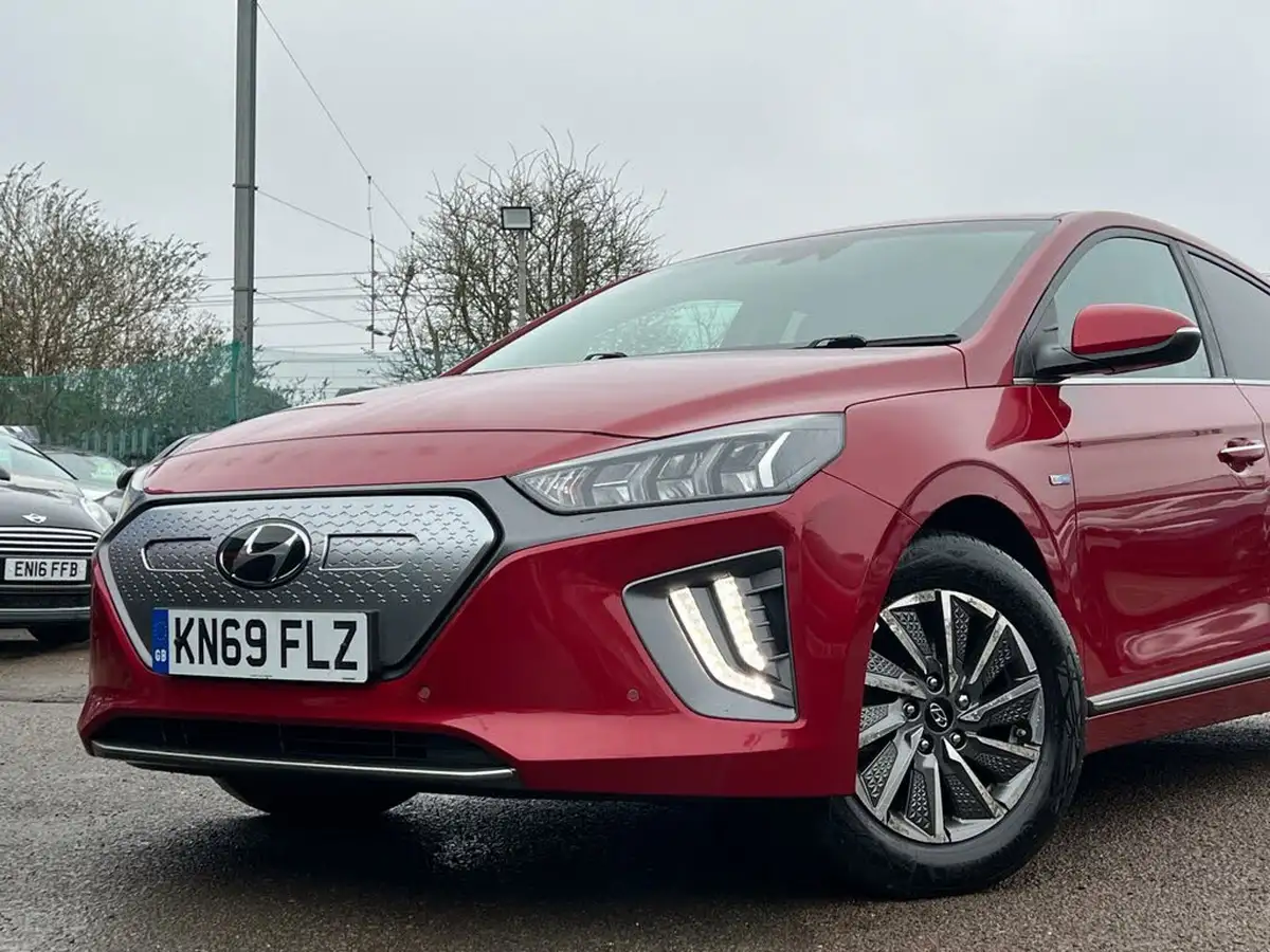 2019-hyundai-ioniq-e-premium-se-electric-100kw-big-54