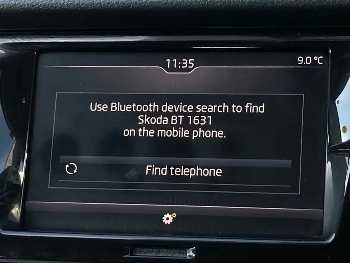 2018-skoda-fabia-10-mpi-colour-edition-big-24