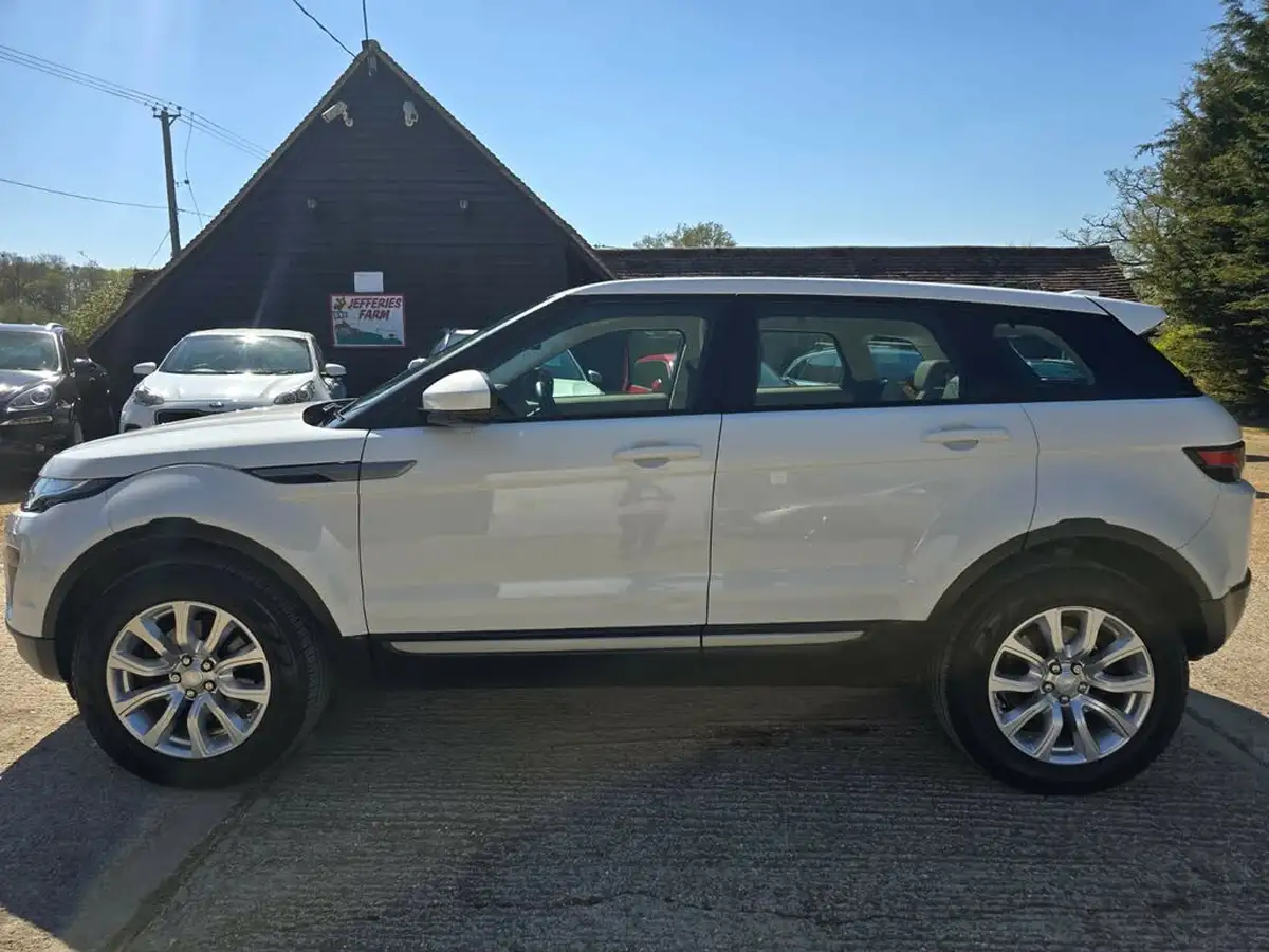 2016-land-rover-range-rover-evoque-20td4-se-ss-auto-big-3