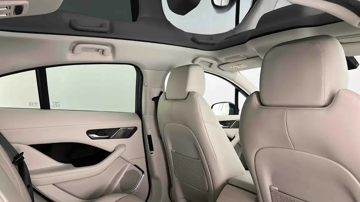 2022-jaguar-i-pace-ev400-se-big-47