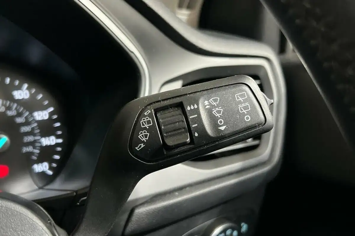 2020-ford-focus-15t-active-x-hatchback-big-25