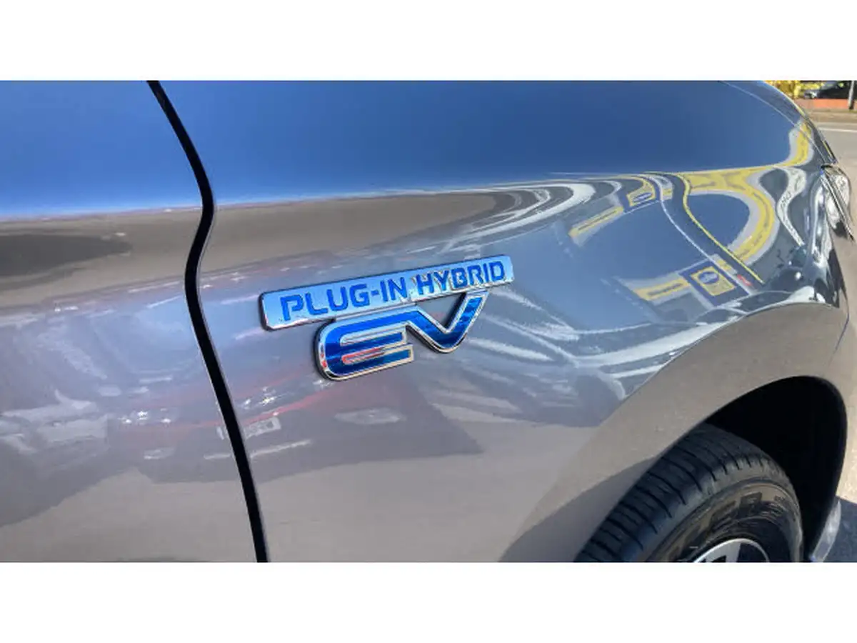 2017-mitsubishi-outlander-20-4hs-phev-5st-big-23