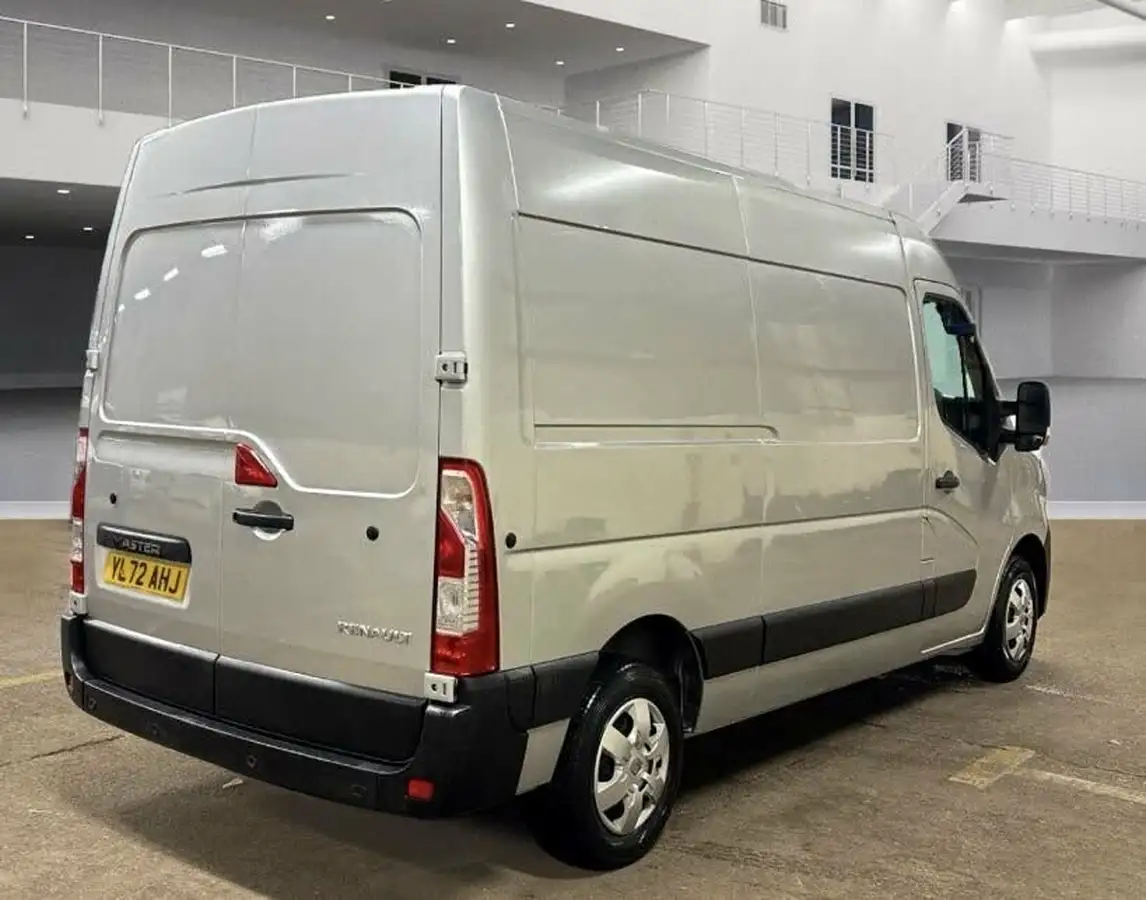 2023-renault-master-23dci-mm35-135-business-big-2
