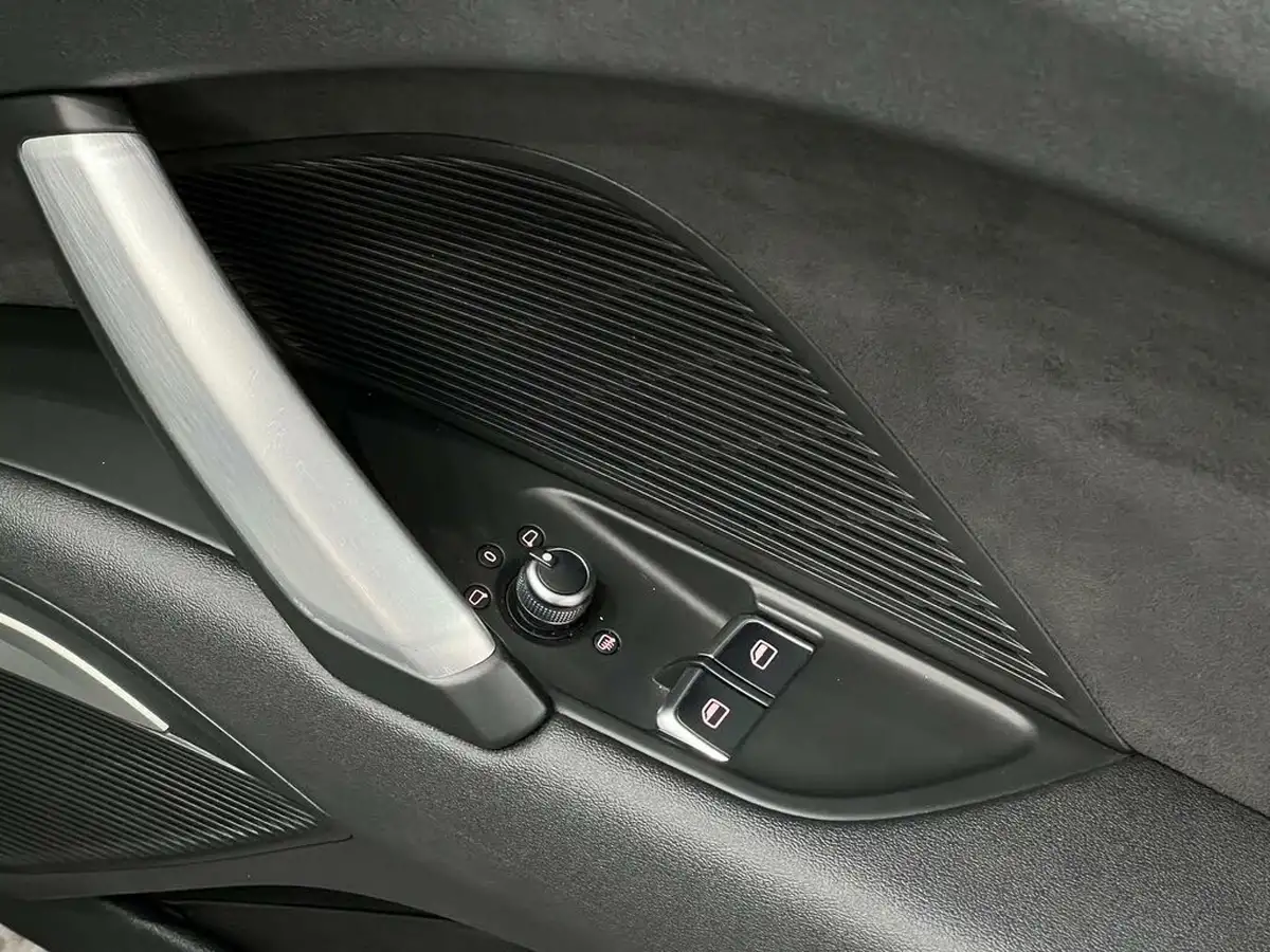 2016-audi-tt-coupe-20-tdi-s-line-big-26