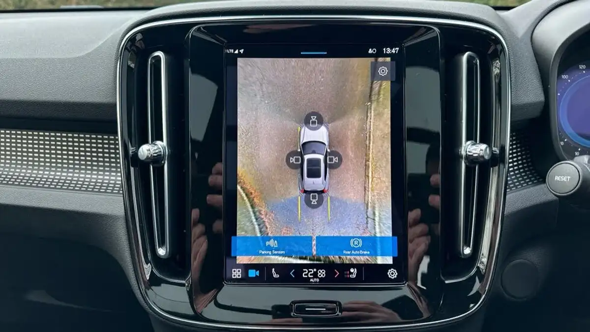 2022-volvo-xc40-e-recharge-pro-big-30