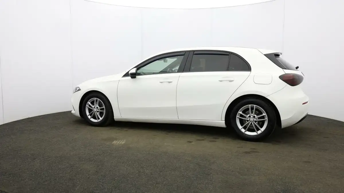 2018-mercedes-benz-a-class-15d-a180d-se-116ps-ss-7g-dct-big-58