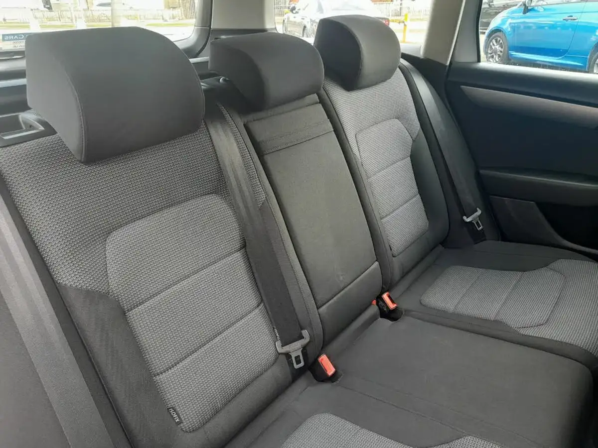 2011-volkswagen-passat-20td-se-estate-5d-big-13
