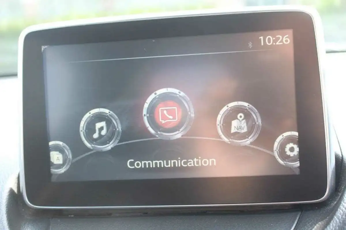 2016-mazda-mazda2-15-se-l-nav-big-25