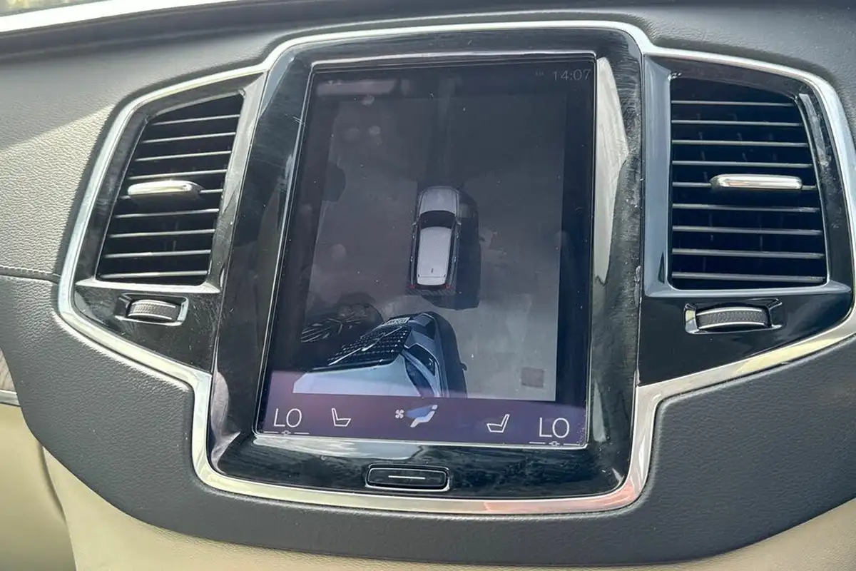 2021-volvo-xc90-20td-b5-inscription-big-15
