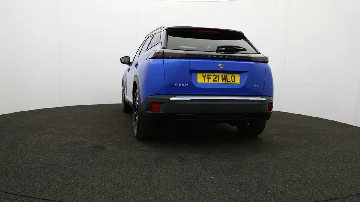 2021-peugeot-2008-suv-e-gt-big-72